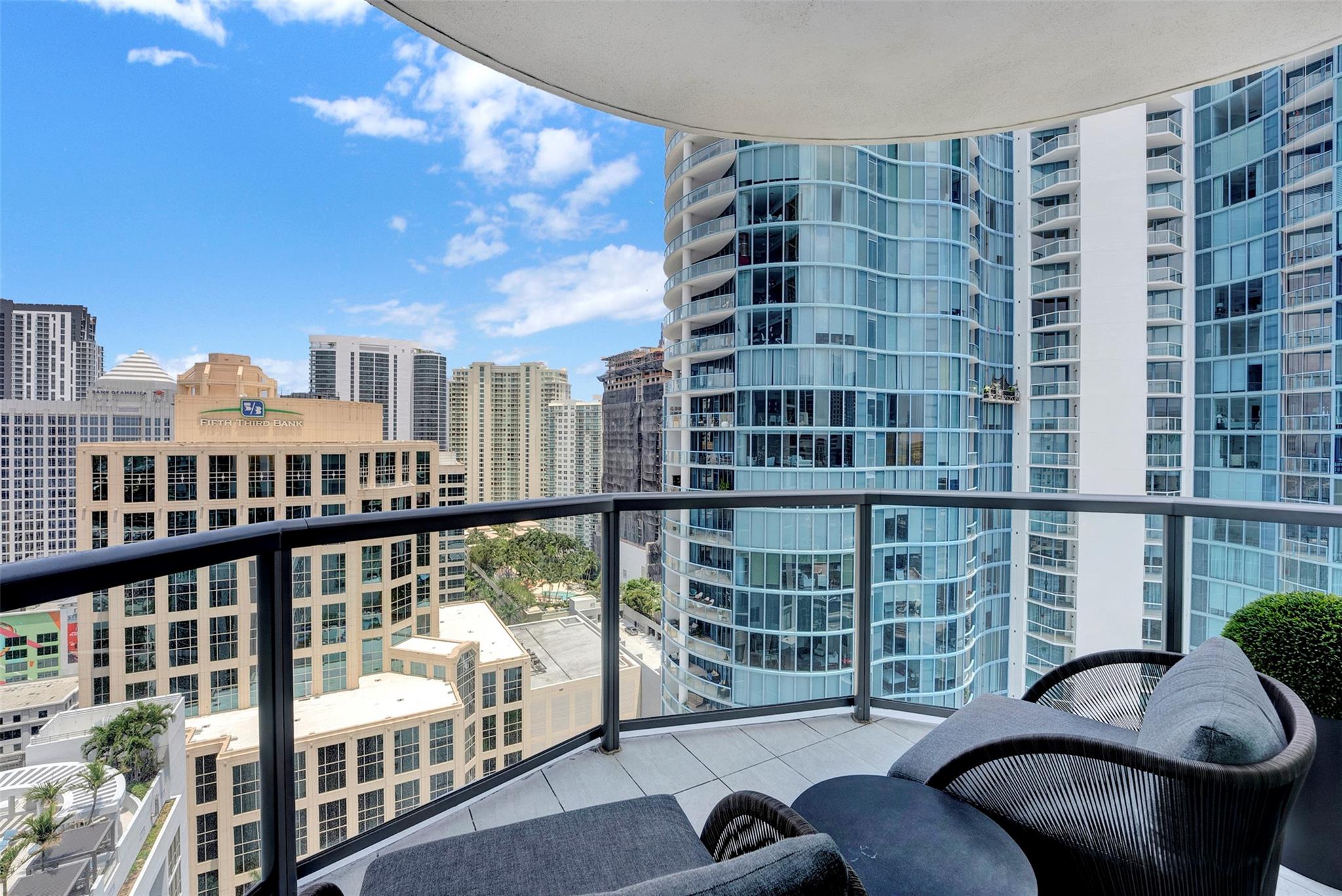 100 E Las Olas Blvd 2504 Property Photo 45