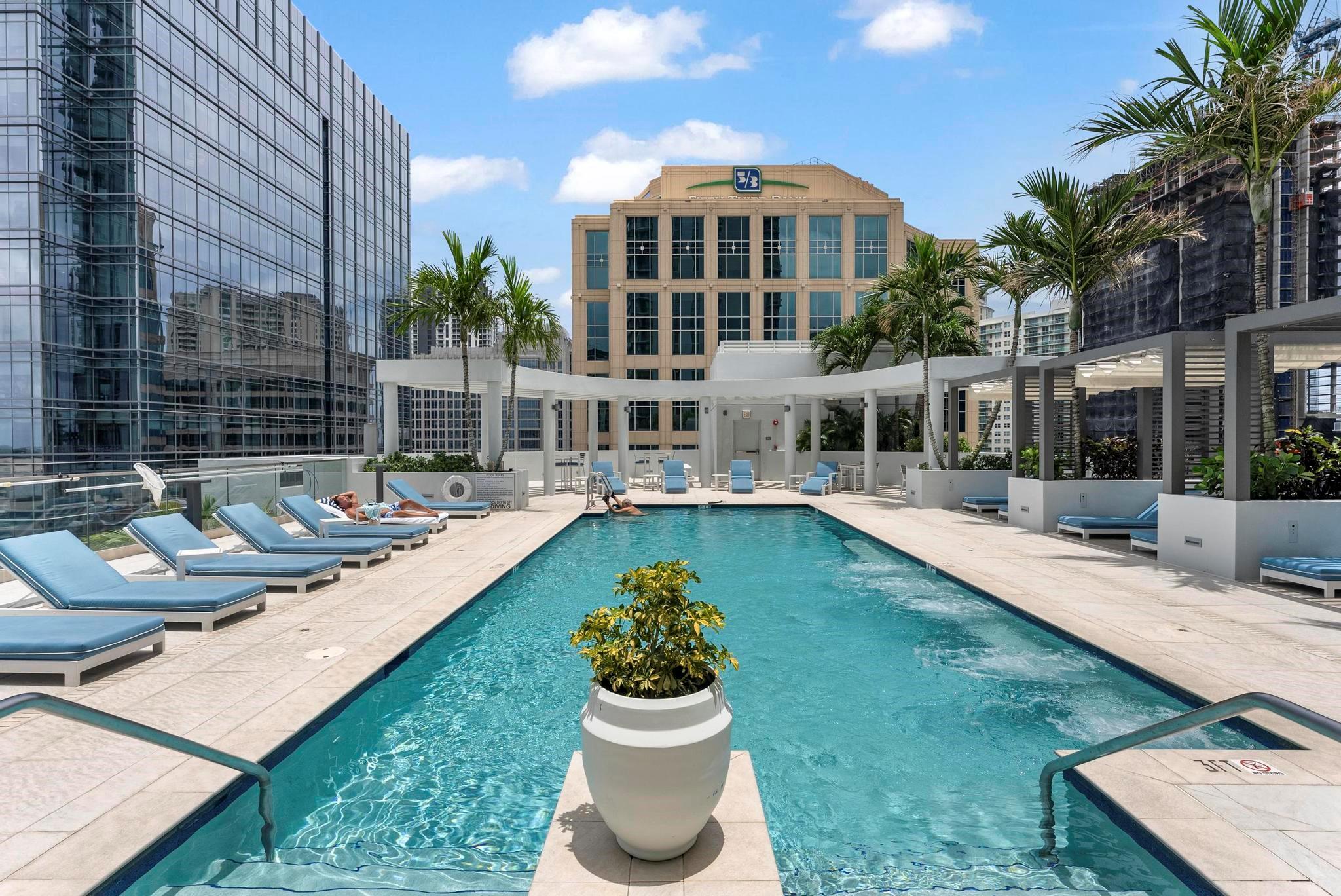 100 E Las Olas Blvd 2504 Property Photo 68