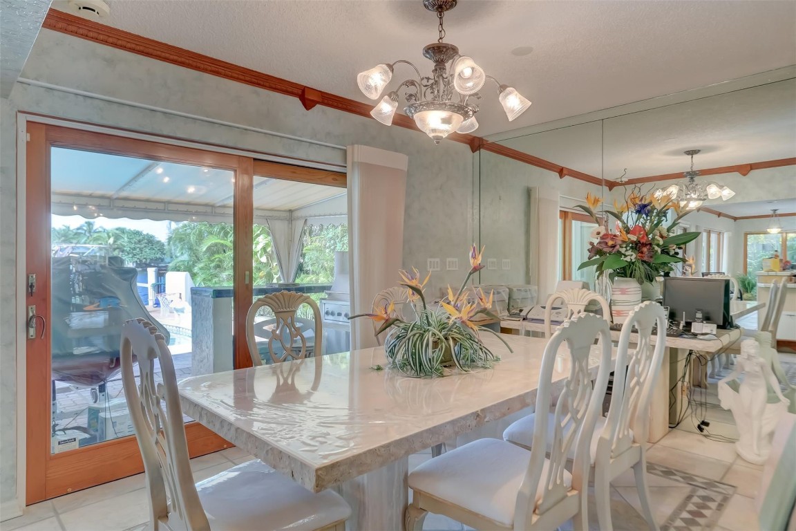 305 S Riverside Drive Property Photo 27