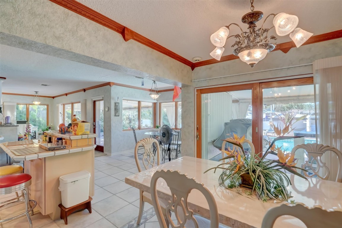 305 S Riverside Drive Property Photo 29