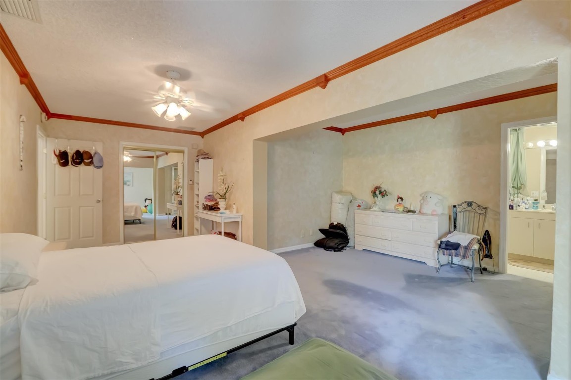 305 S Riverside Drive Property Photo 35