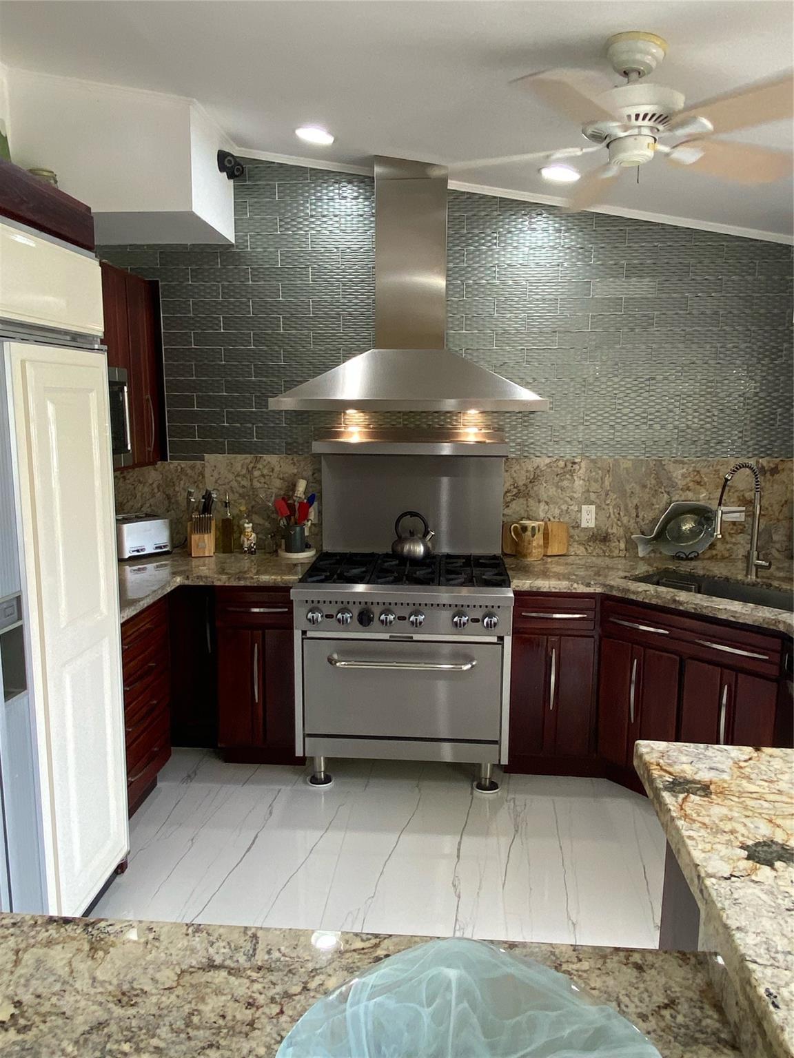 2503 Andros Ln Property Photo 10