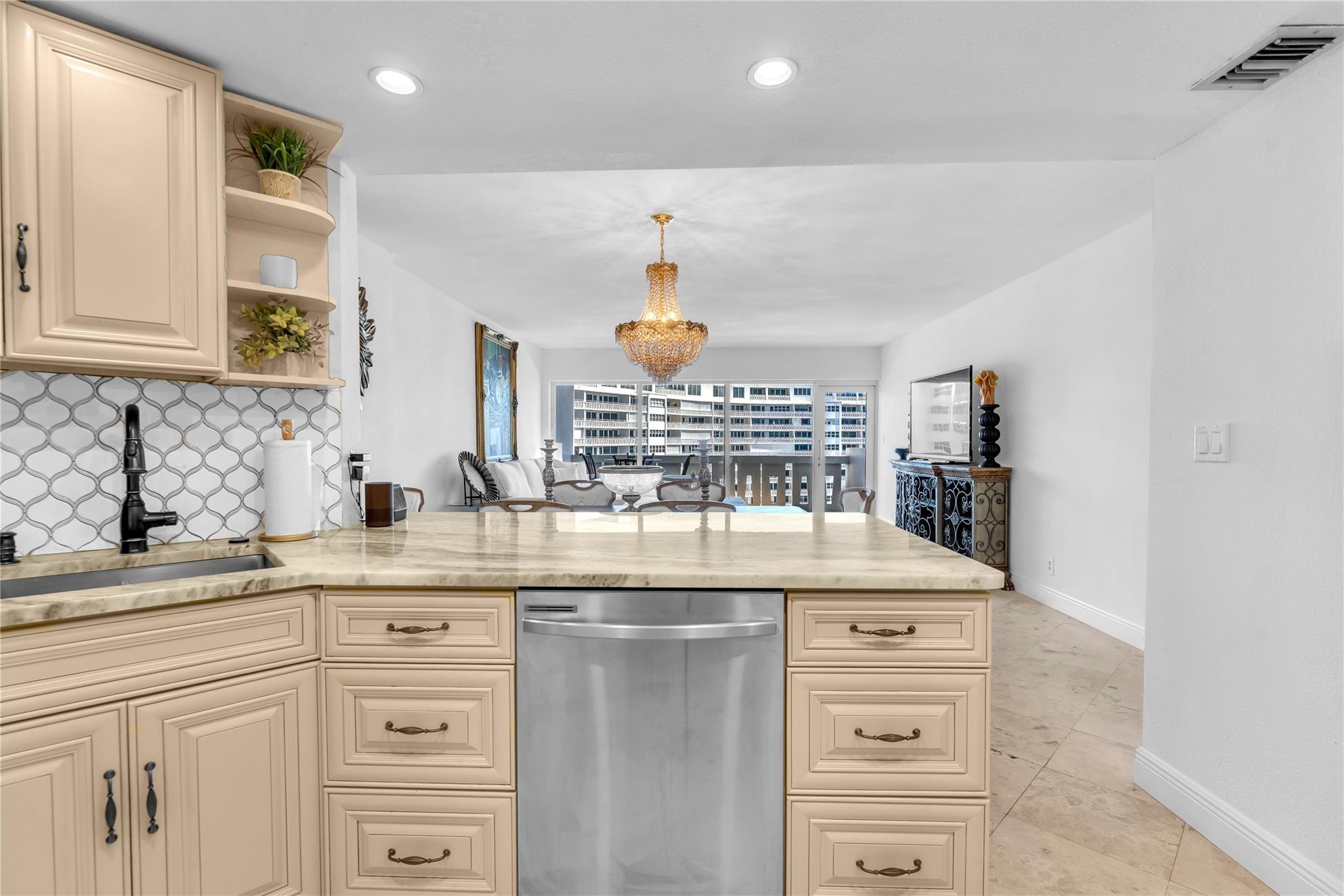 2100 S Ocean Dr 15b Property Photo 10