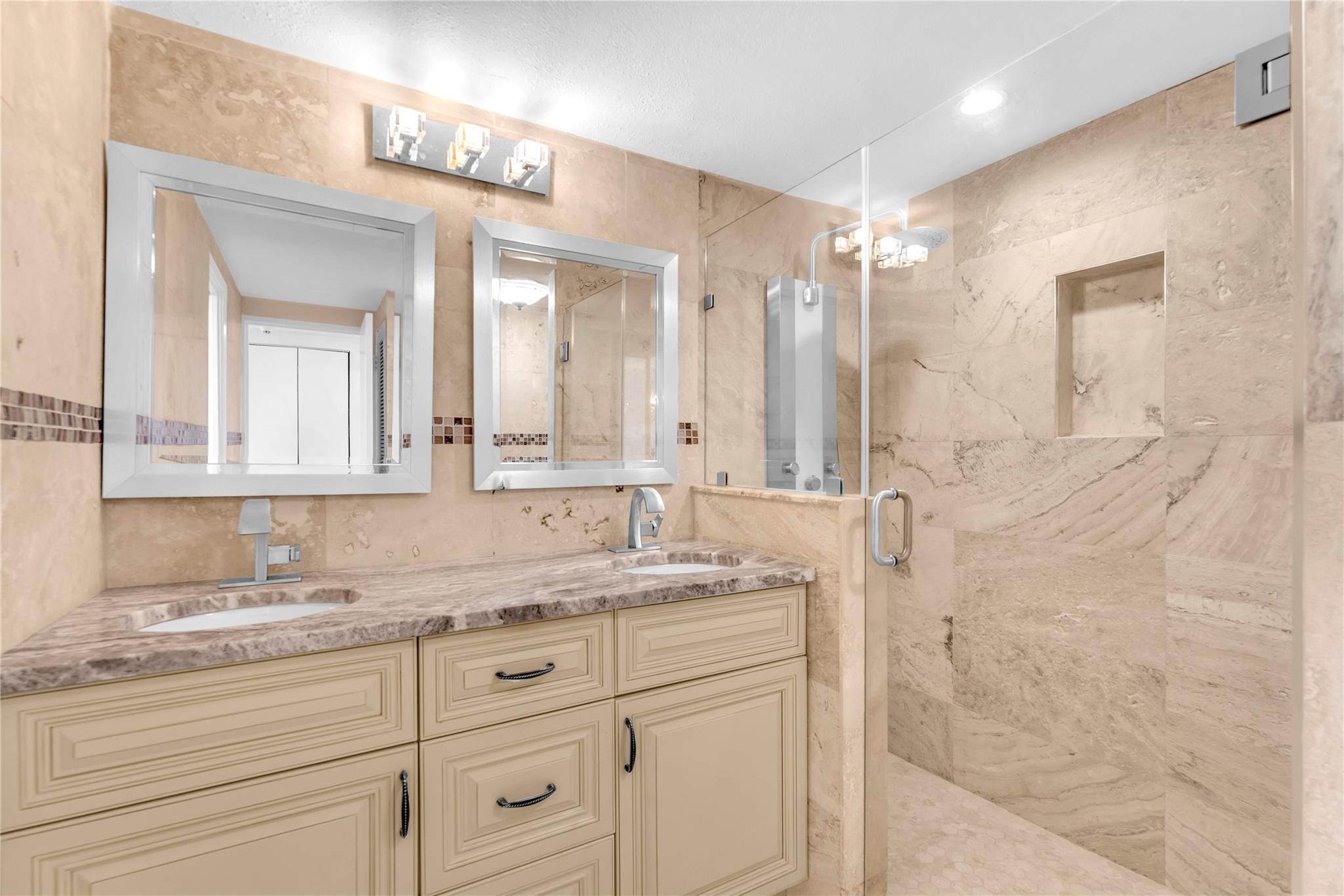 2100 S Ocean Dr 15b Property Photo 14