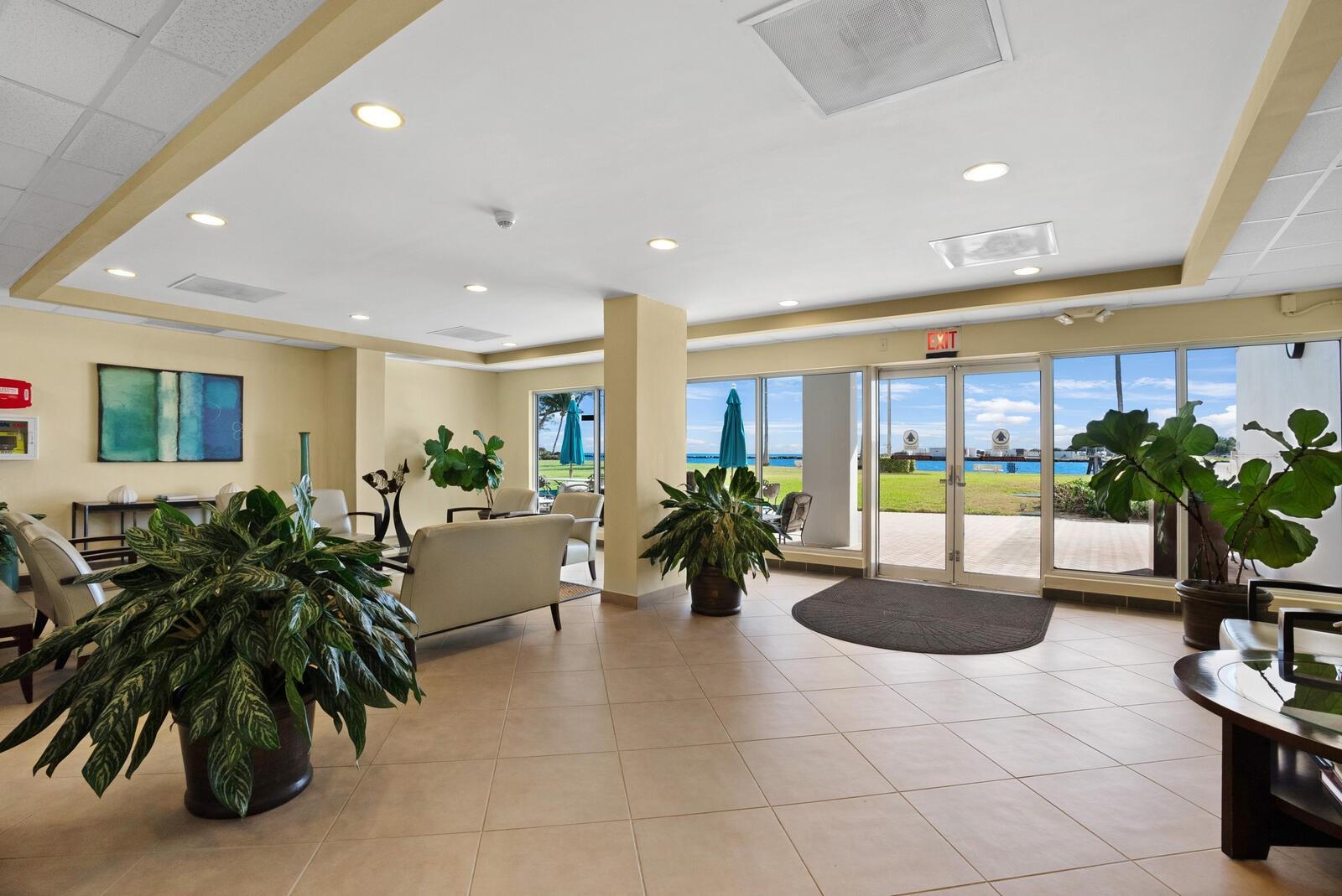 2100 S Ocean Dr 15b Property Photo 19