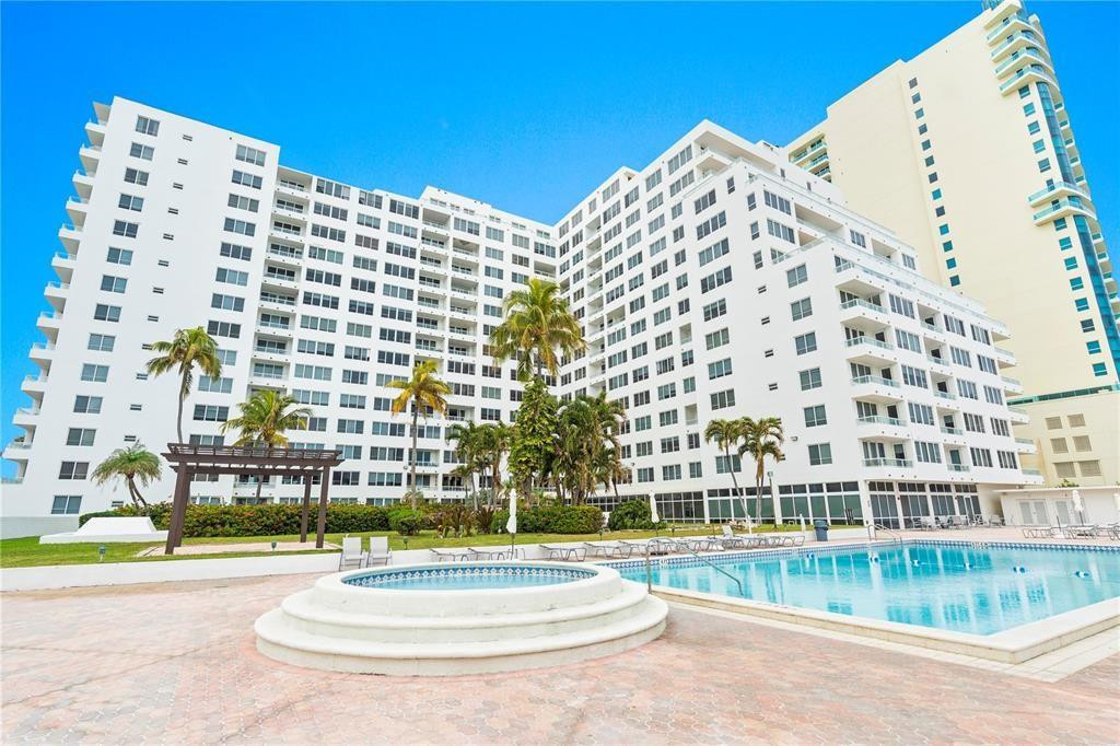 5005 Collins Avenue 1210 Property Photo 1