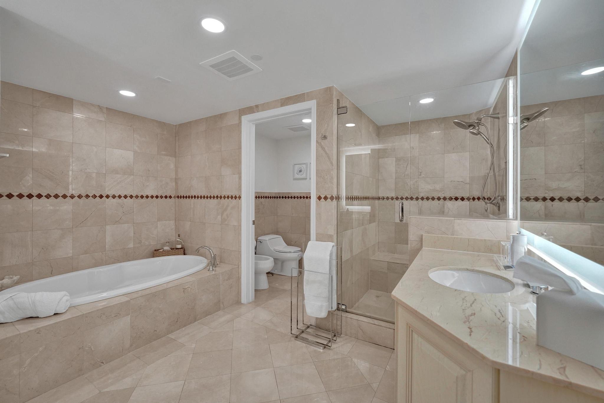 1460 S Ocean Blvd 303 Property Photo 19