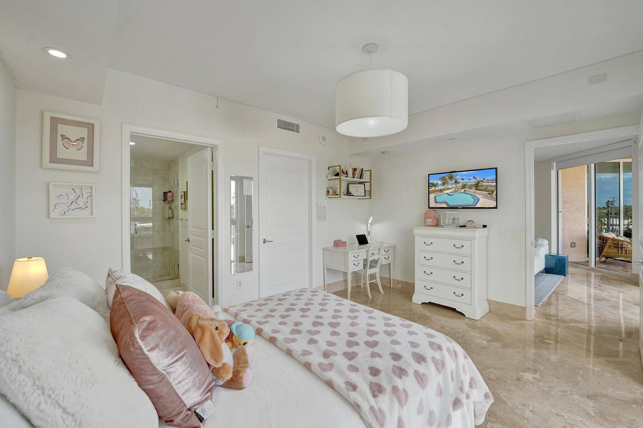1460 S Ocean Blvd 303 Property Photo 27