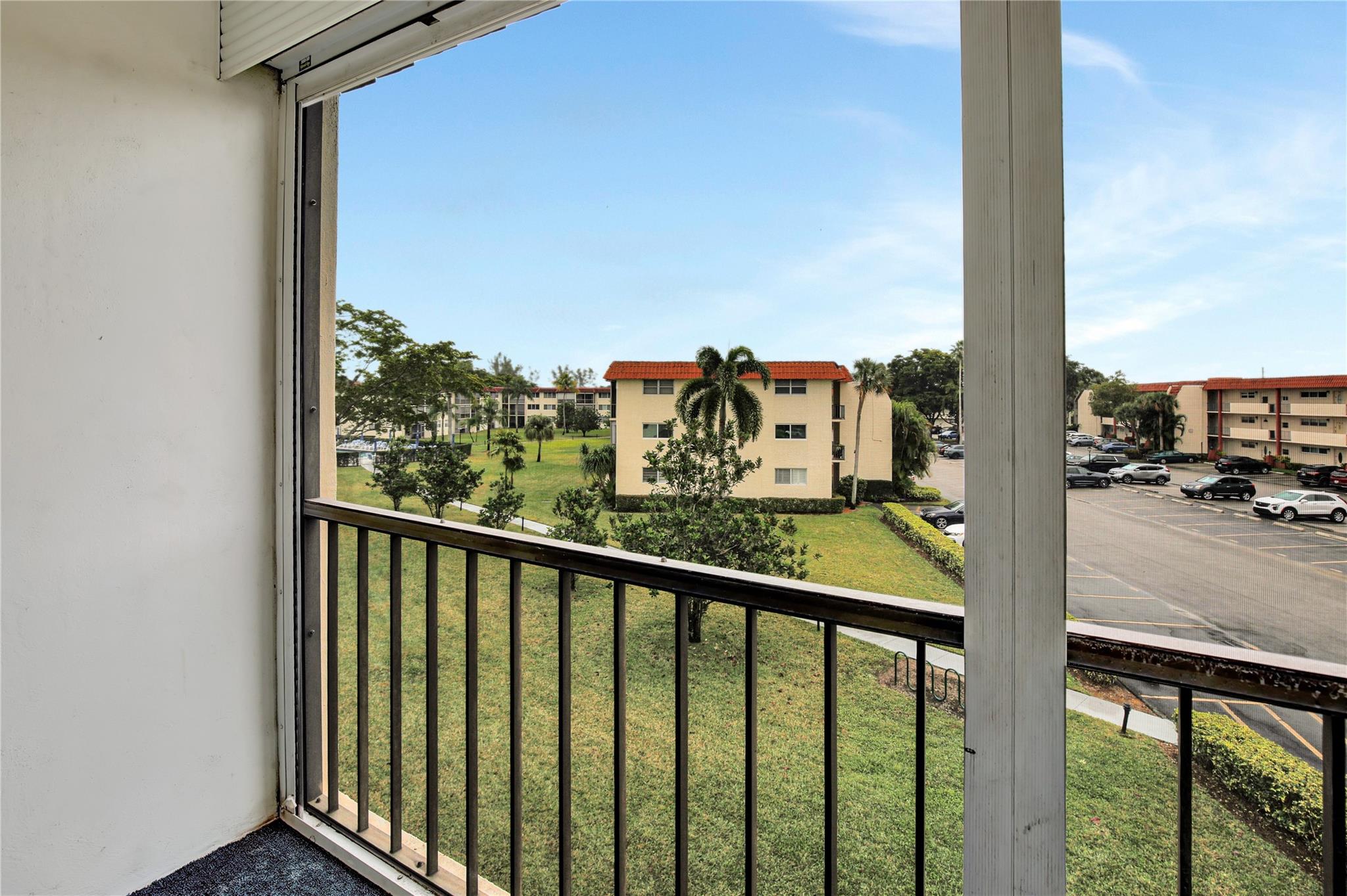 9720 S Hollybrook Lake Dr 301 Property Photo 1