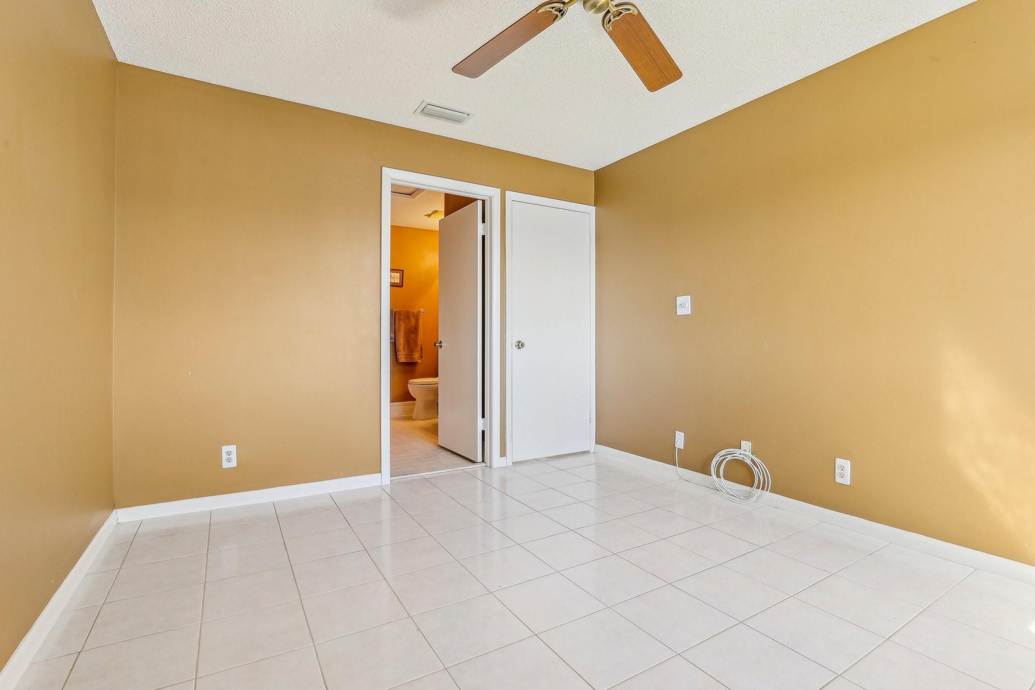 5580 Sw 28th Ter Property Photo 16