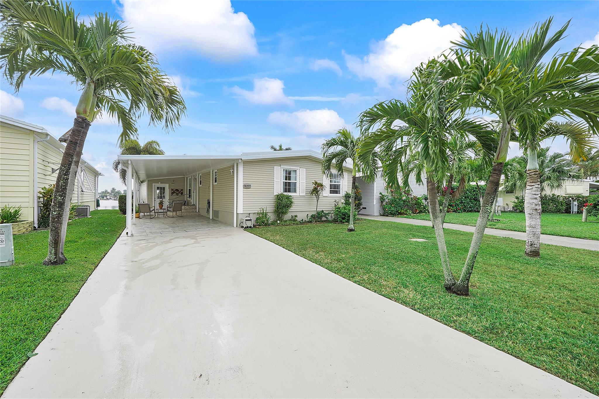 5450 Lagoon Dr Property Photo 1