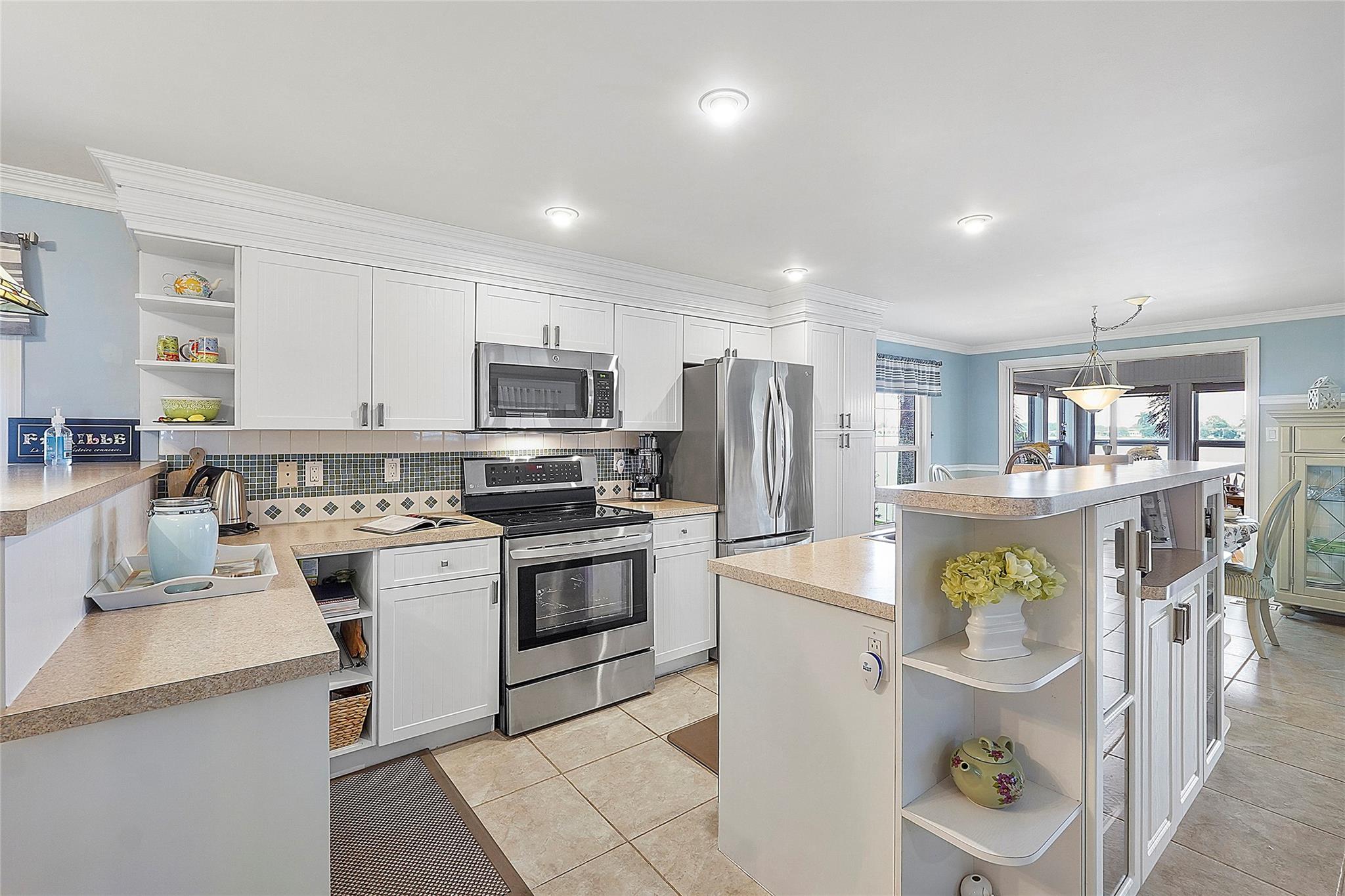 5450 Lagoon Dr Property Photo 4