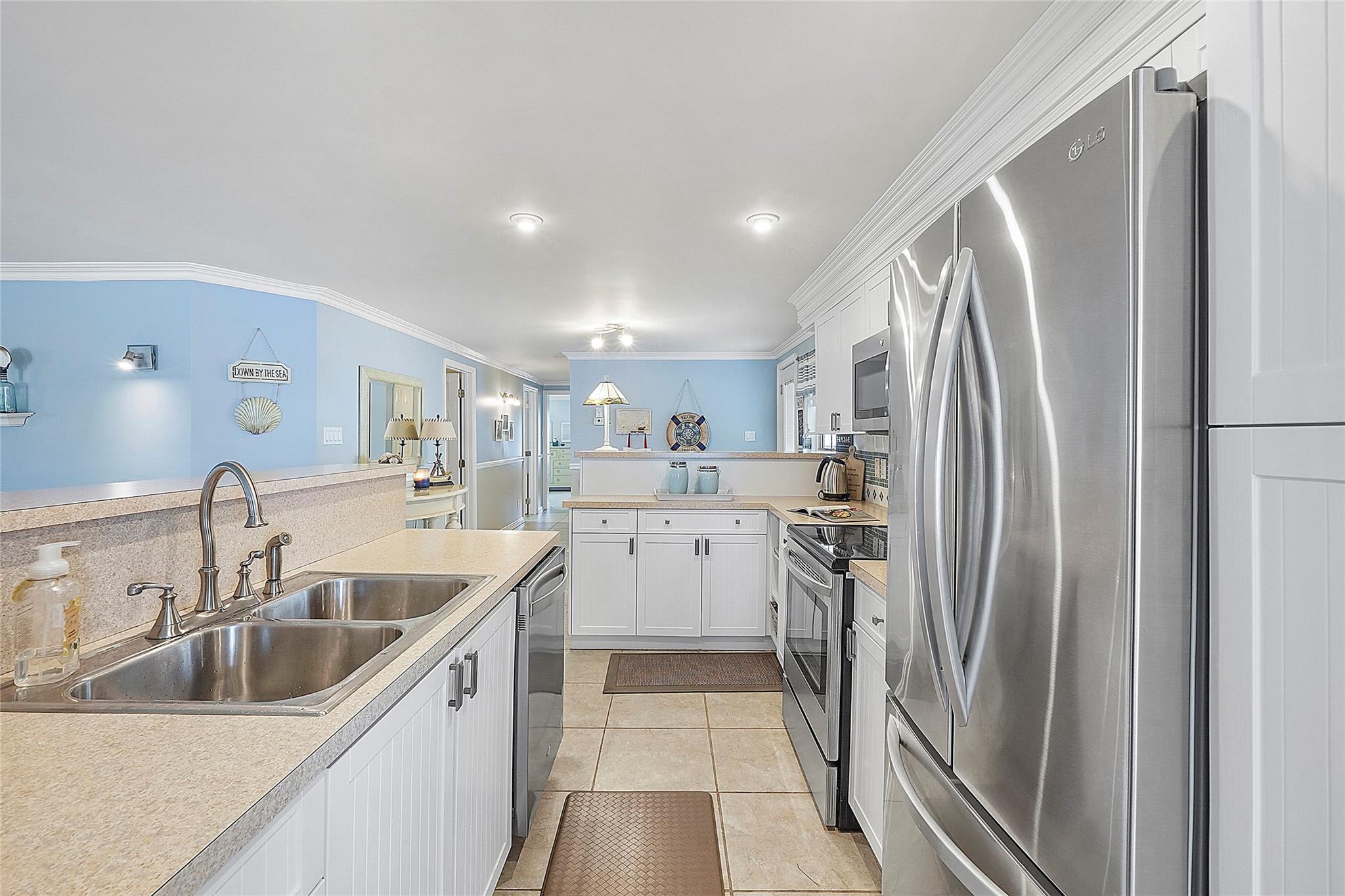 5450 Lagoon Dr Property Photo 5