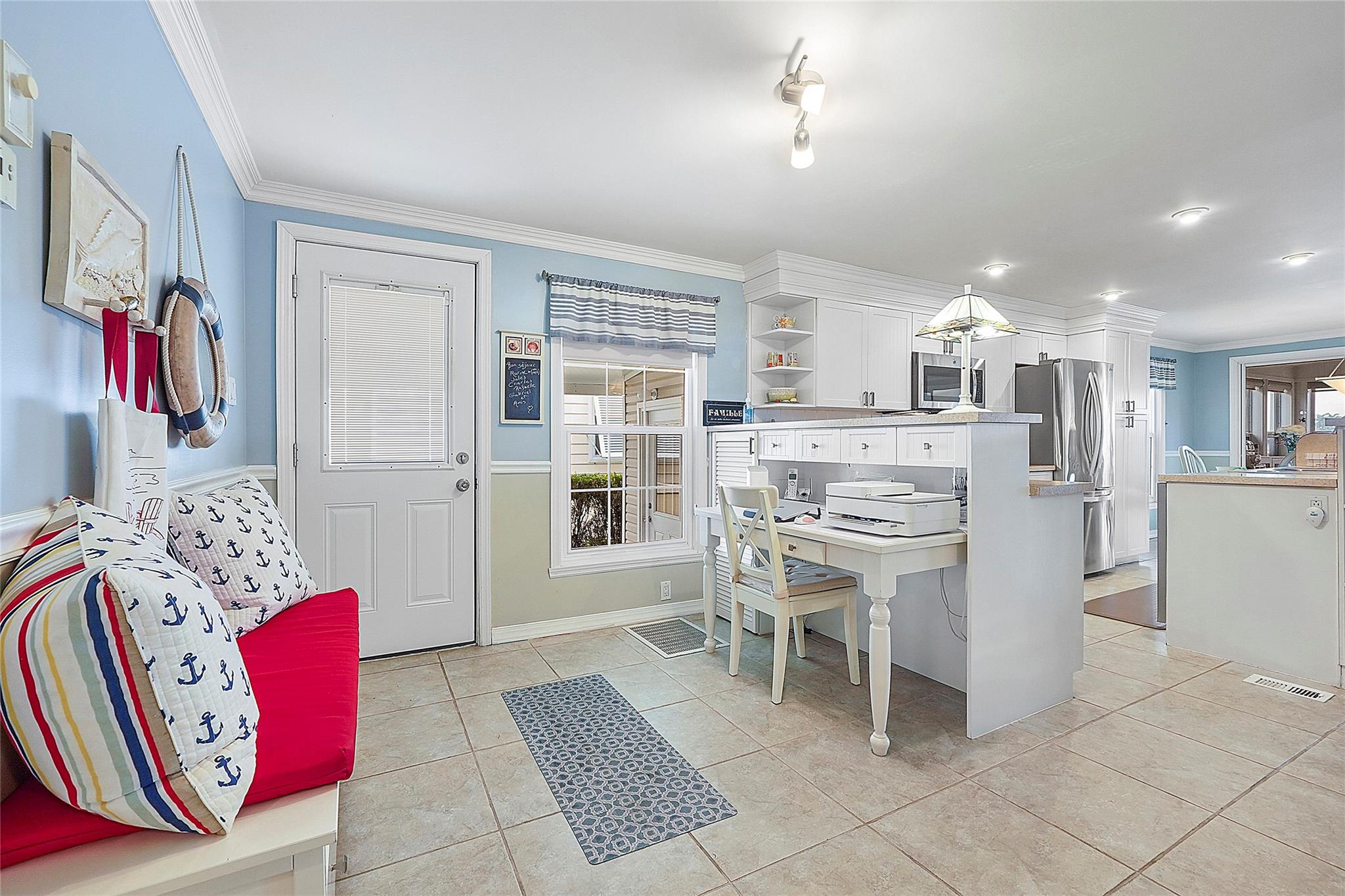 5450 Lagoon Dr Property Photo 6