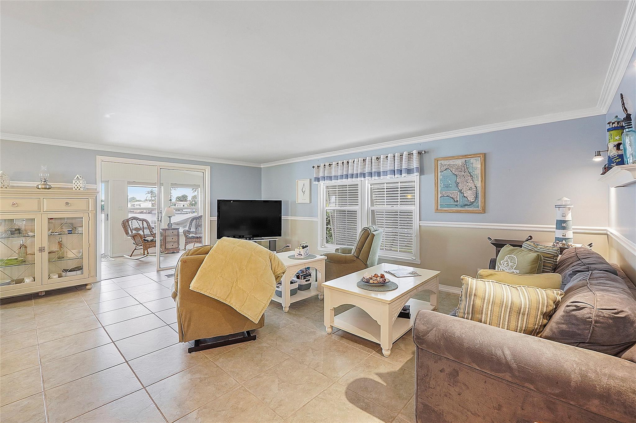 5450 Lagoon Dr Property Photo 7