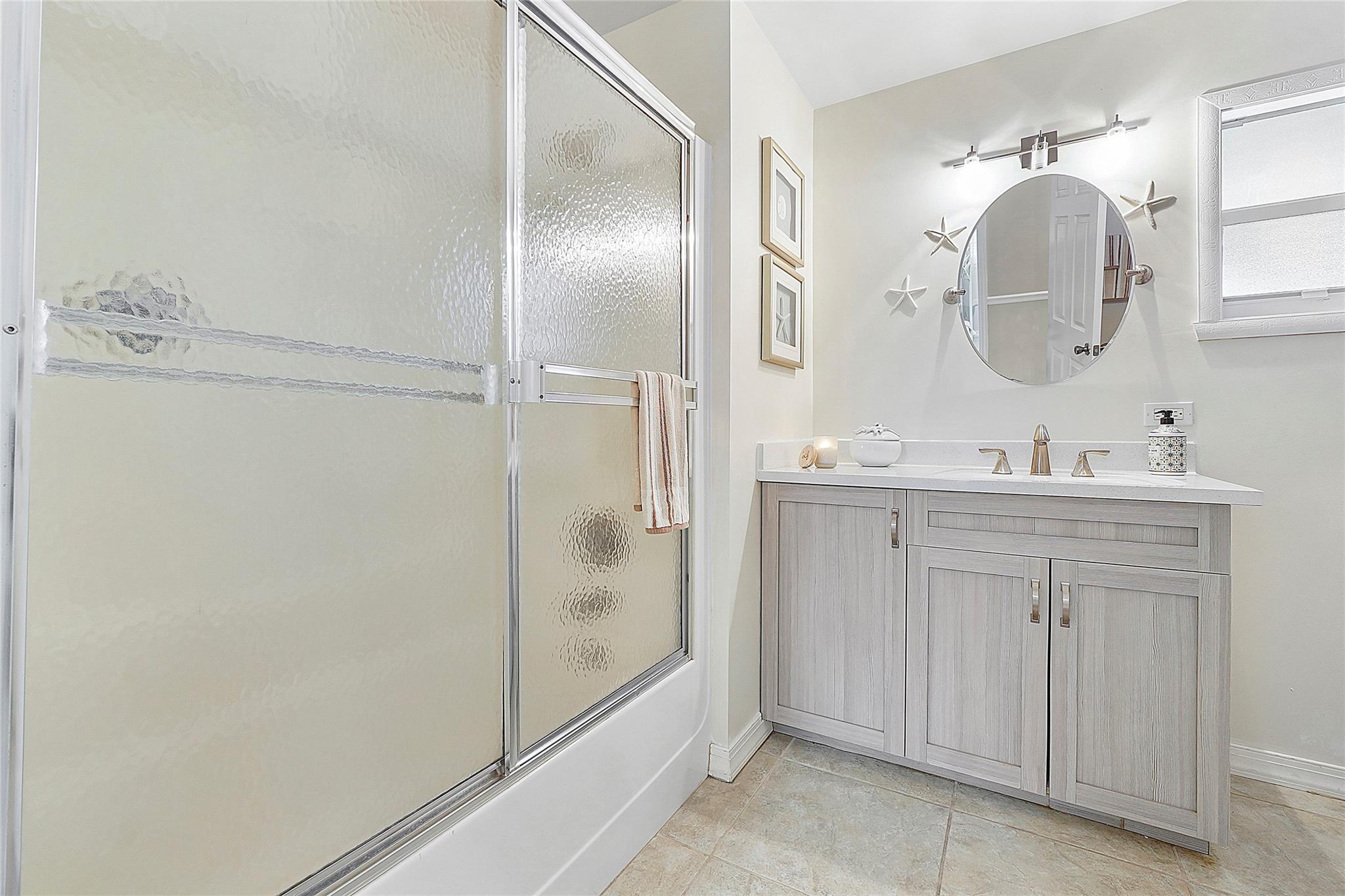 5450 Lagoon Dr Property Photo 14