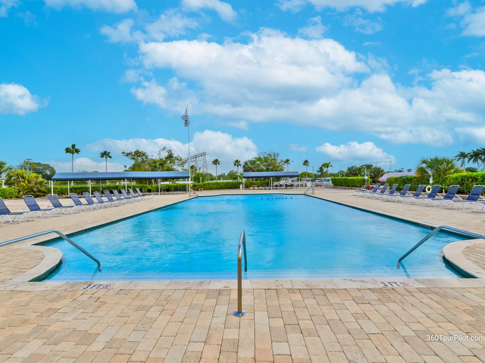 5450 Lagoon Dr Property Photo 28