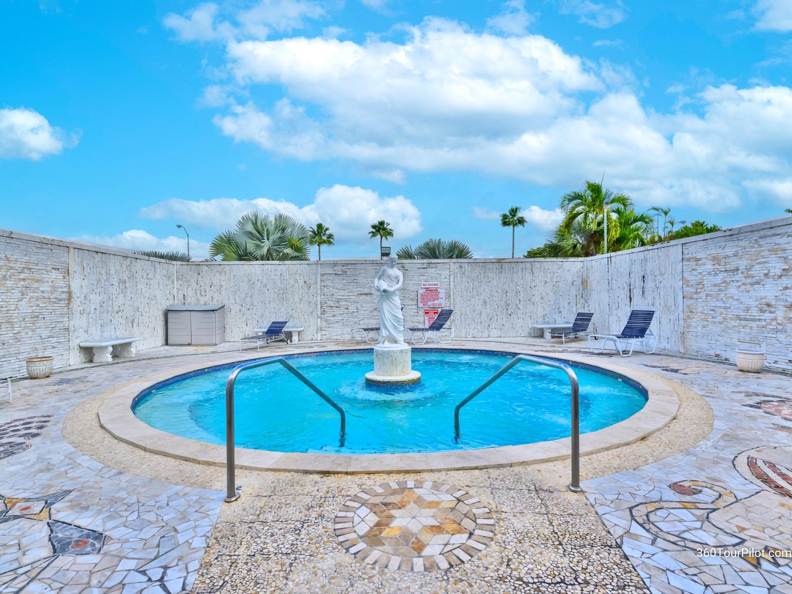 5450 Lagoon Dr Property Photo 29