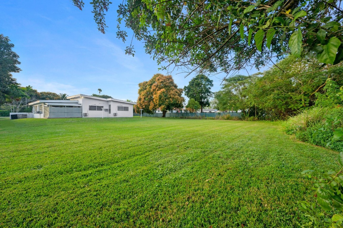 13945 N Miami Avenue Property Photo 3