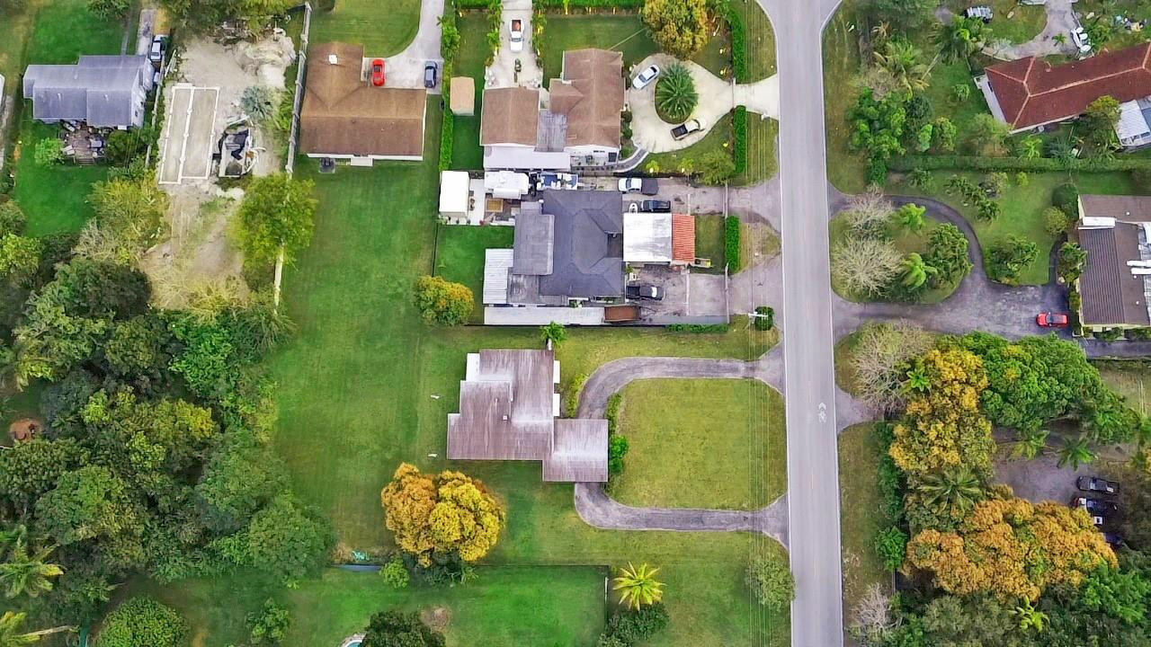 13945 N Miami Avenue Property Photo 6