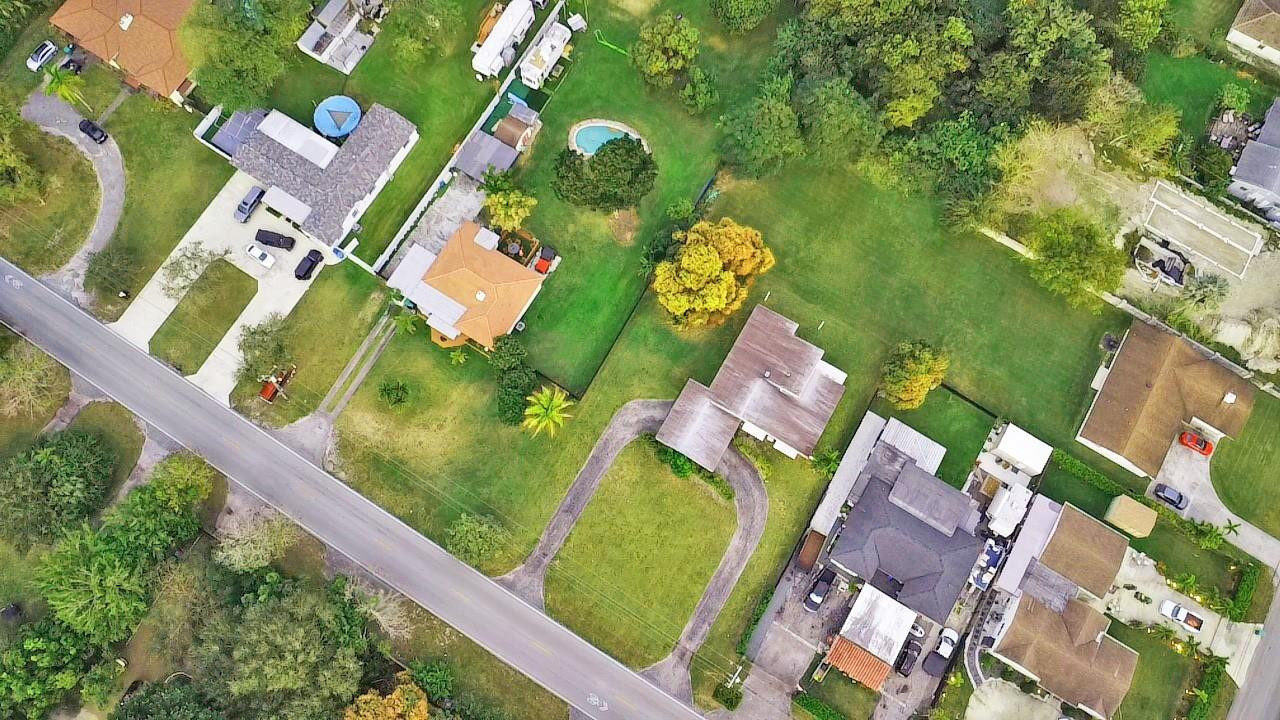 13945 N Miami Avenue Property Photo 9
