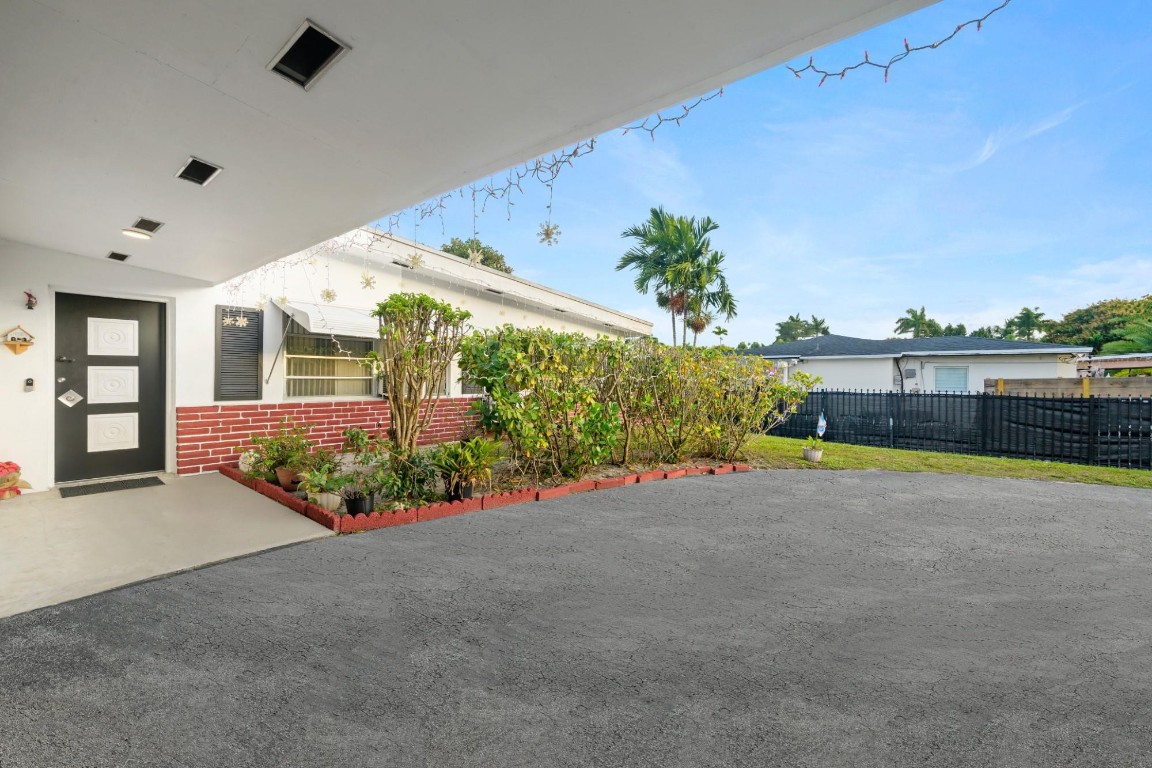 13945 N Miami Avenue Property Photo 20