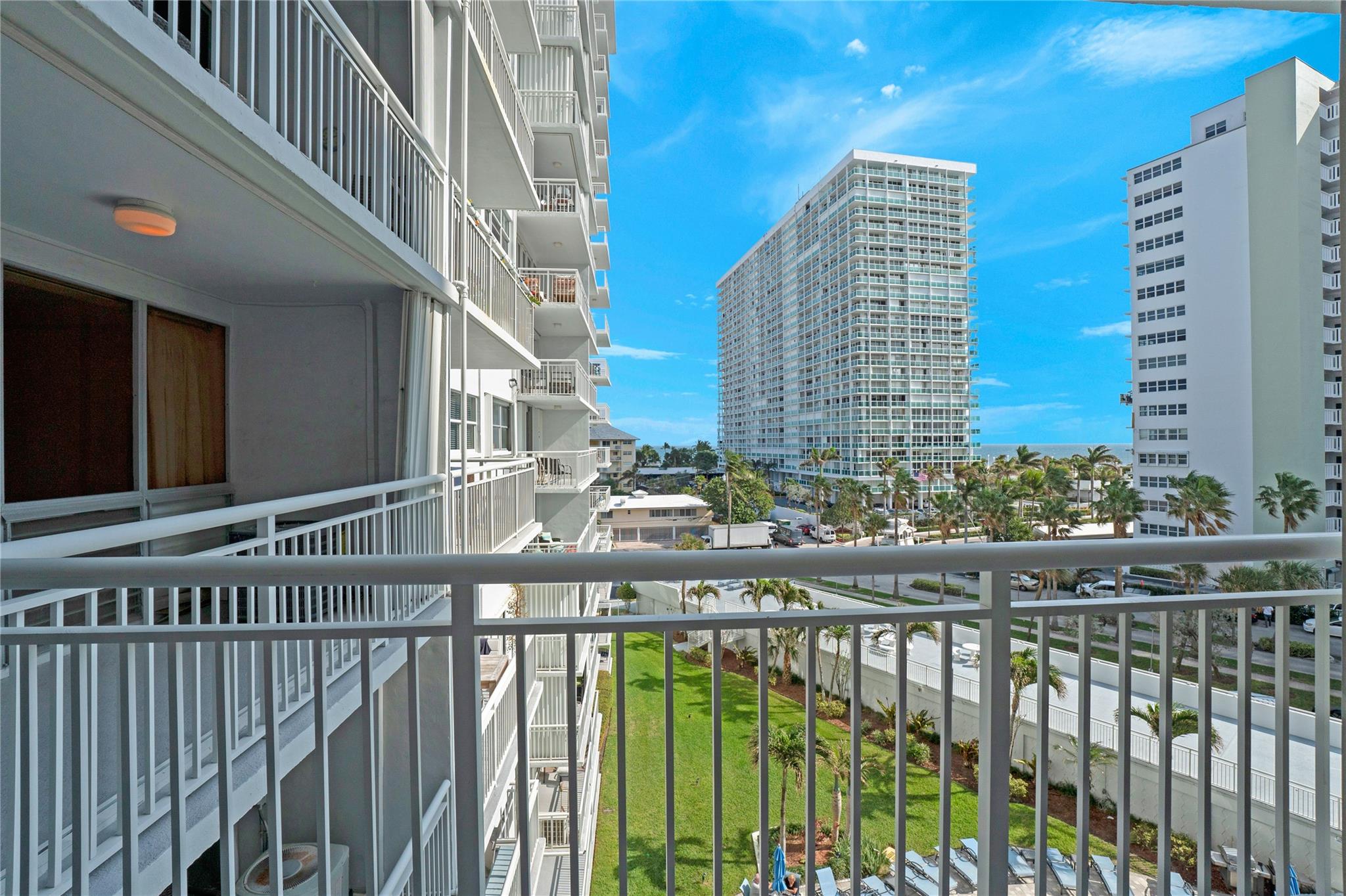 1920 S Ocean Dr 606 Property Photo 3