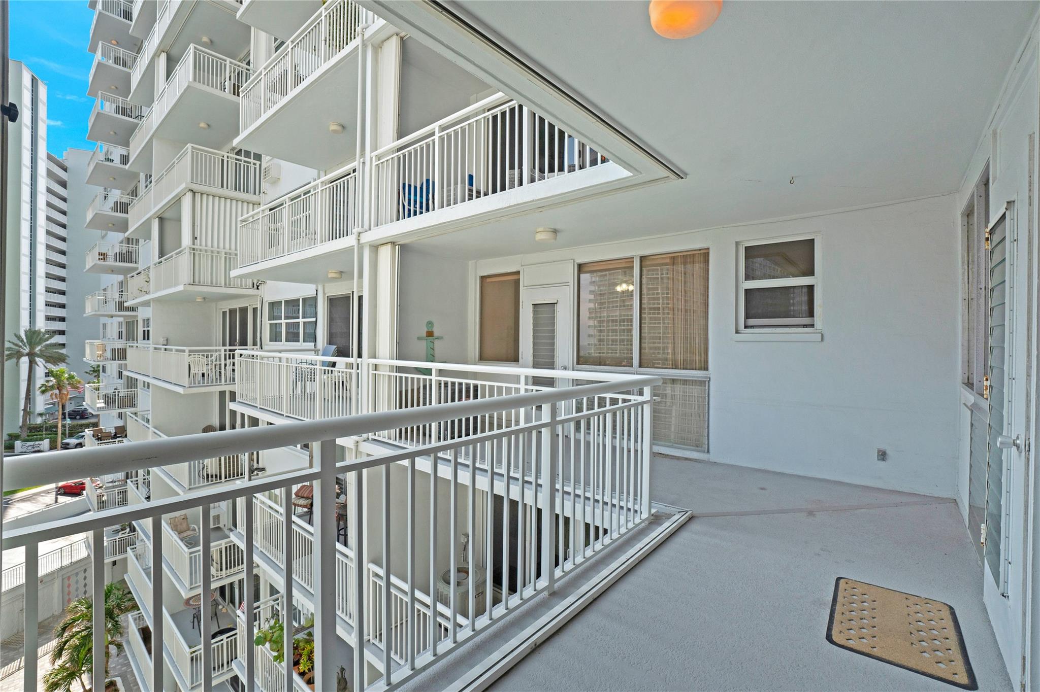 1920 S Ocean Dr 606 Property Photo 28