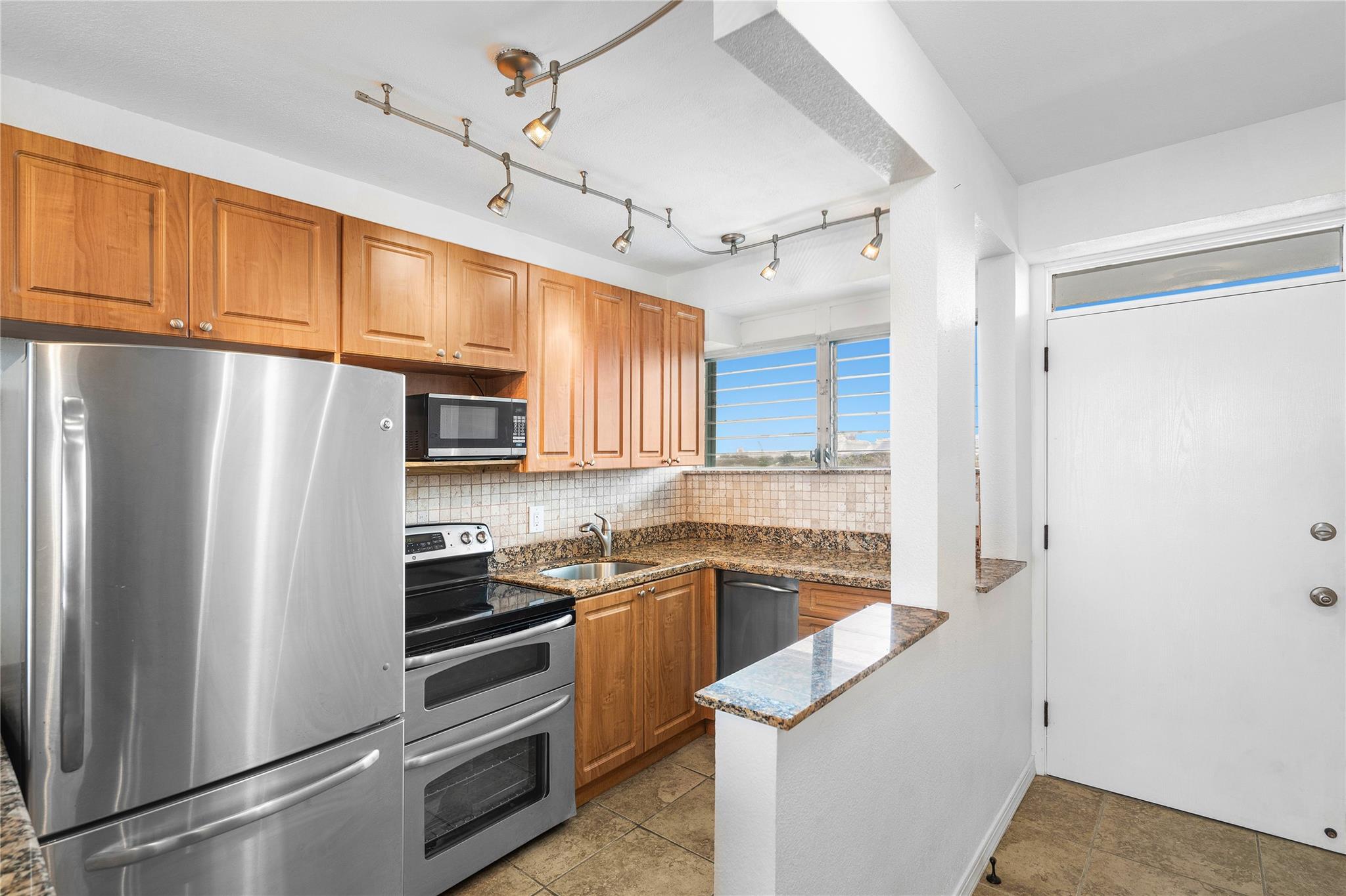 1900 S Ocean Dr 608 Property Photo 15