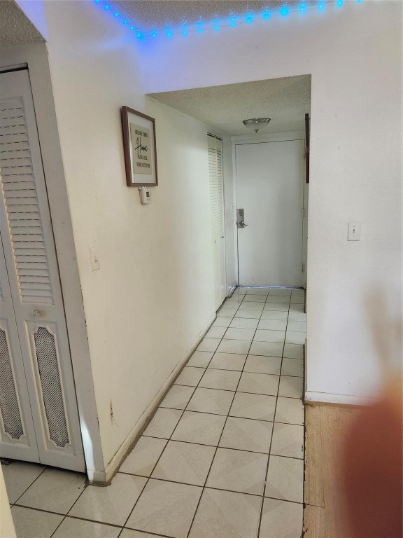 2840 Somerset Drive 404 M Property Photo 6