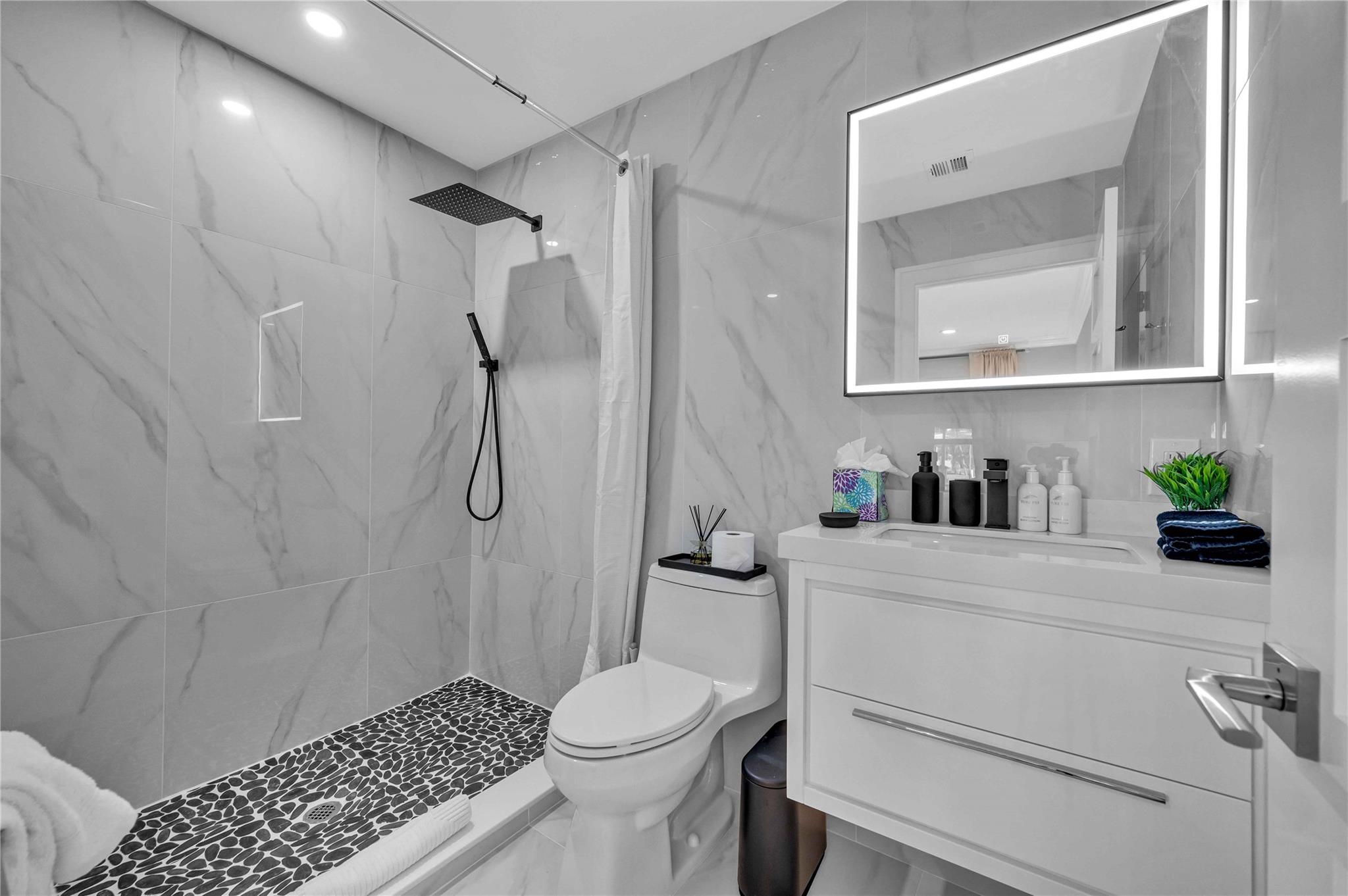 2323 Delmar Pl Property Photo 26