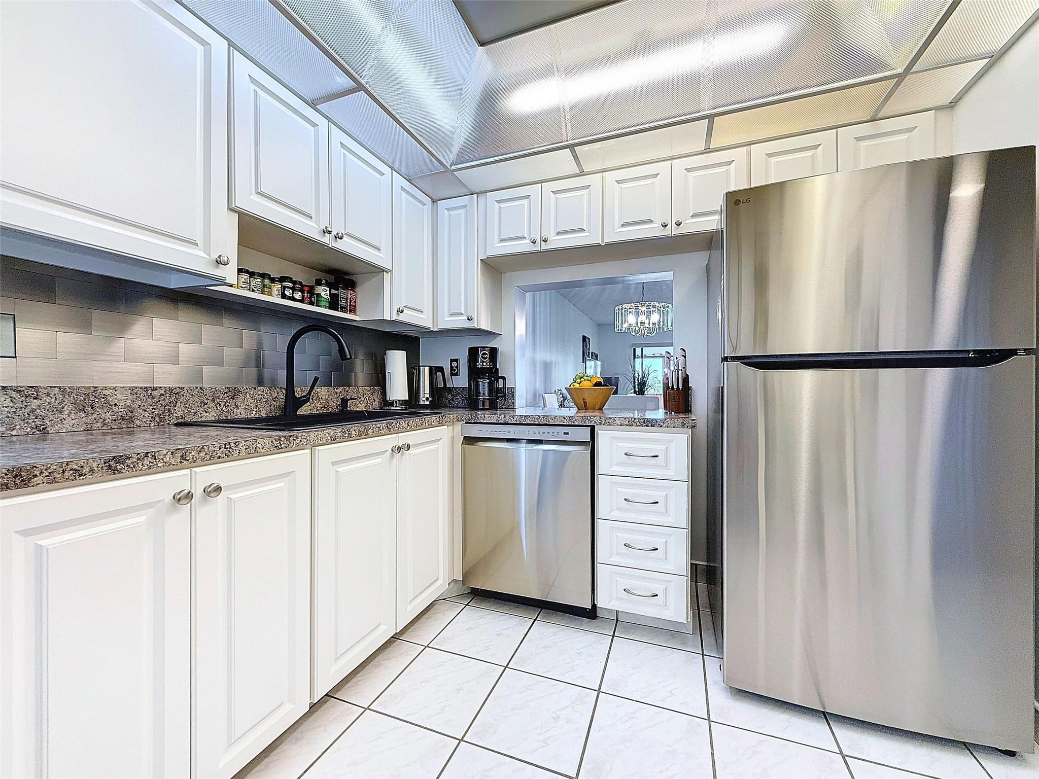 2309 S Cypress Bend Dr 515 Property Photo 1