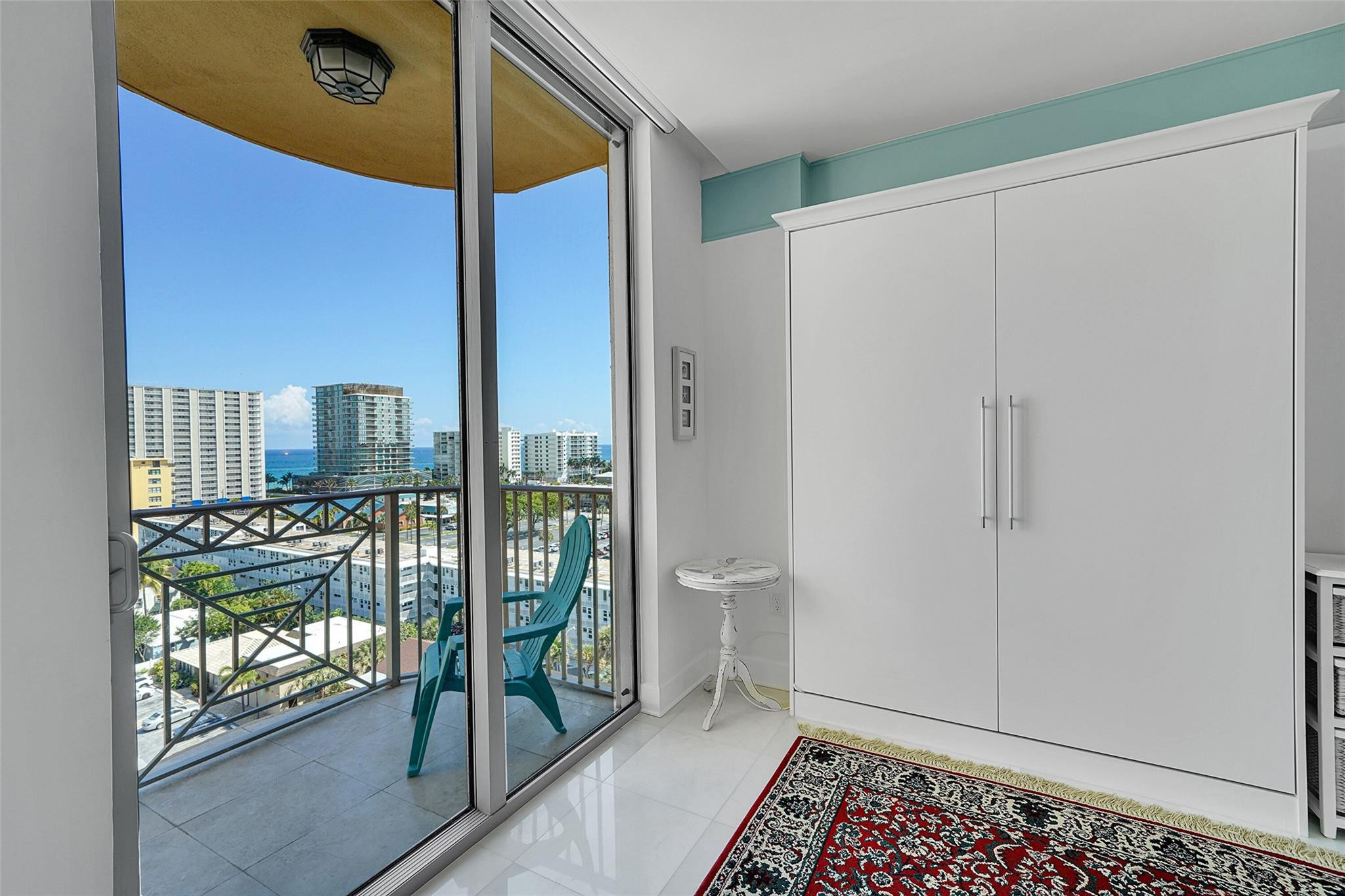 821 N Riverside Drive Ph2 Property Photo 7