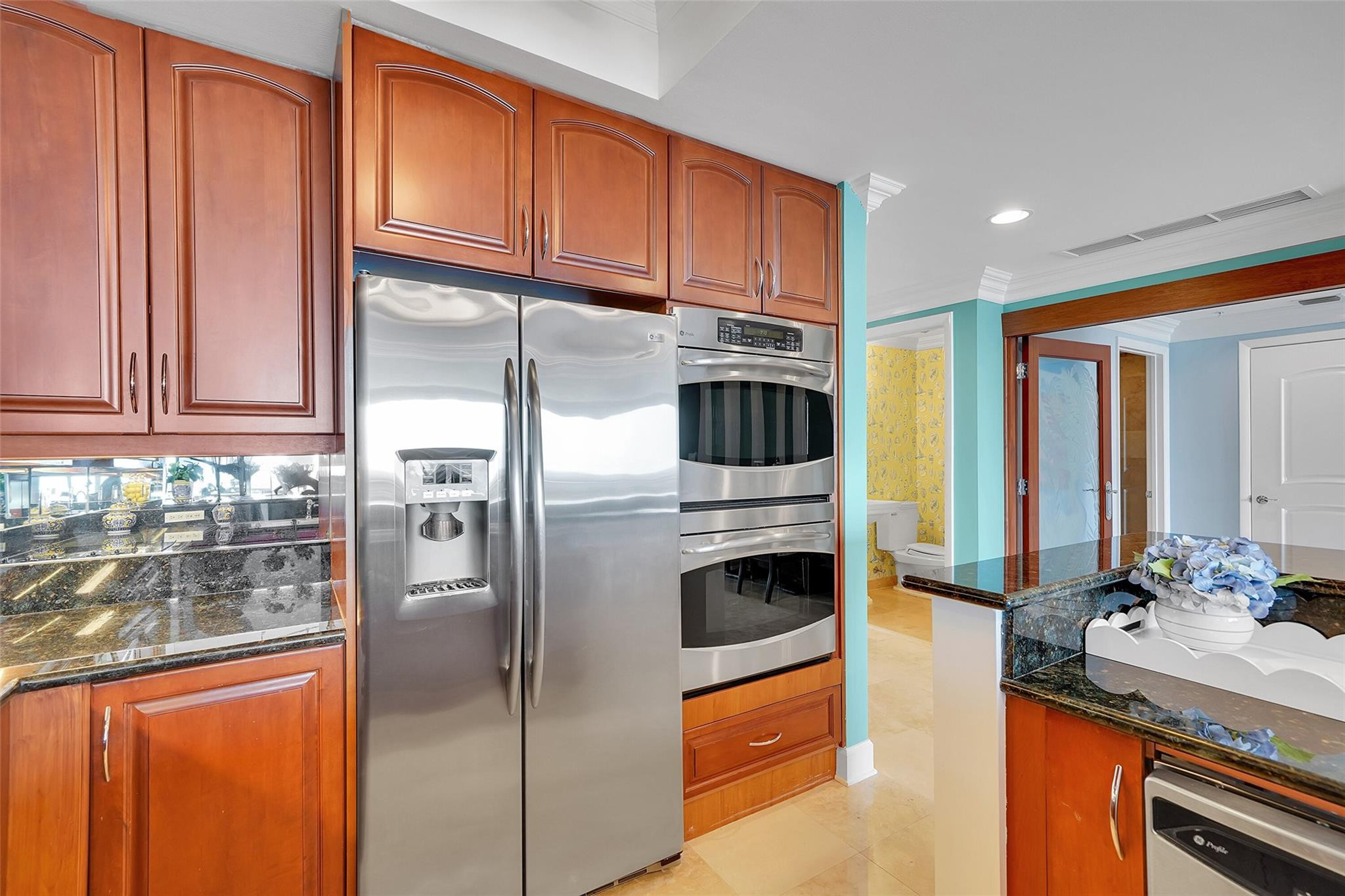 821 N Riverside Drive Ph2 Property Photo 23