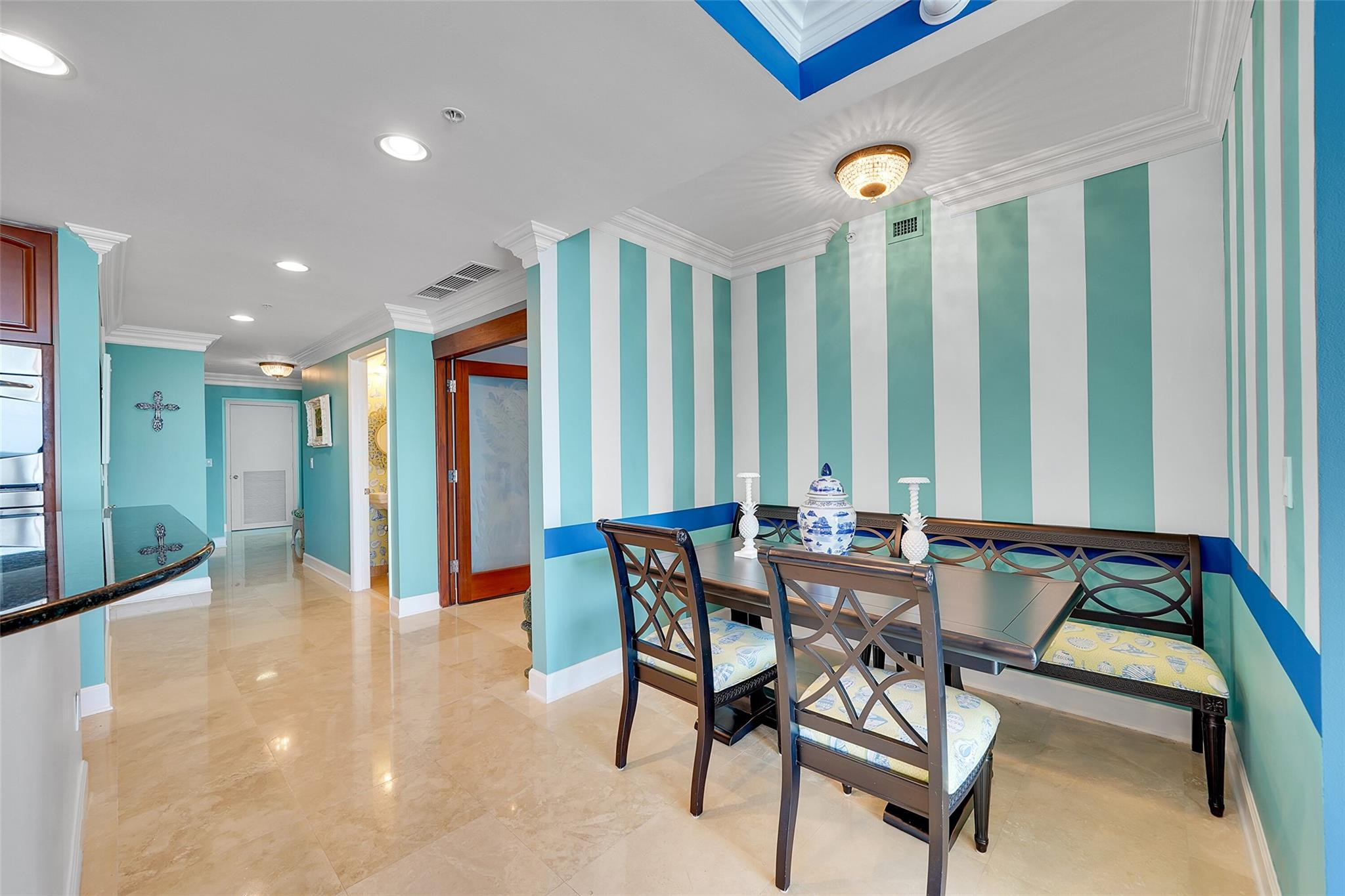 821 N Riverside Drive Ph2 Property Photo 25
