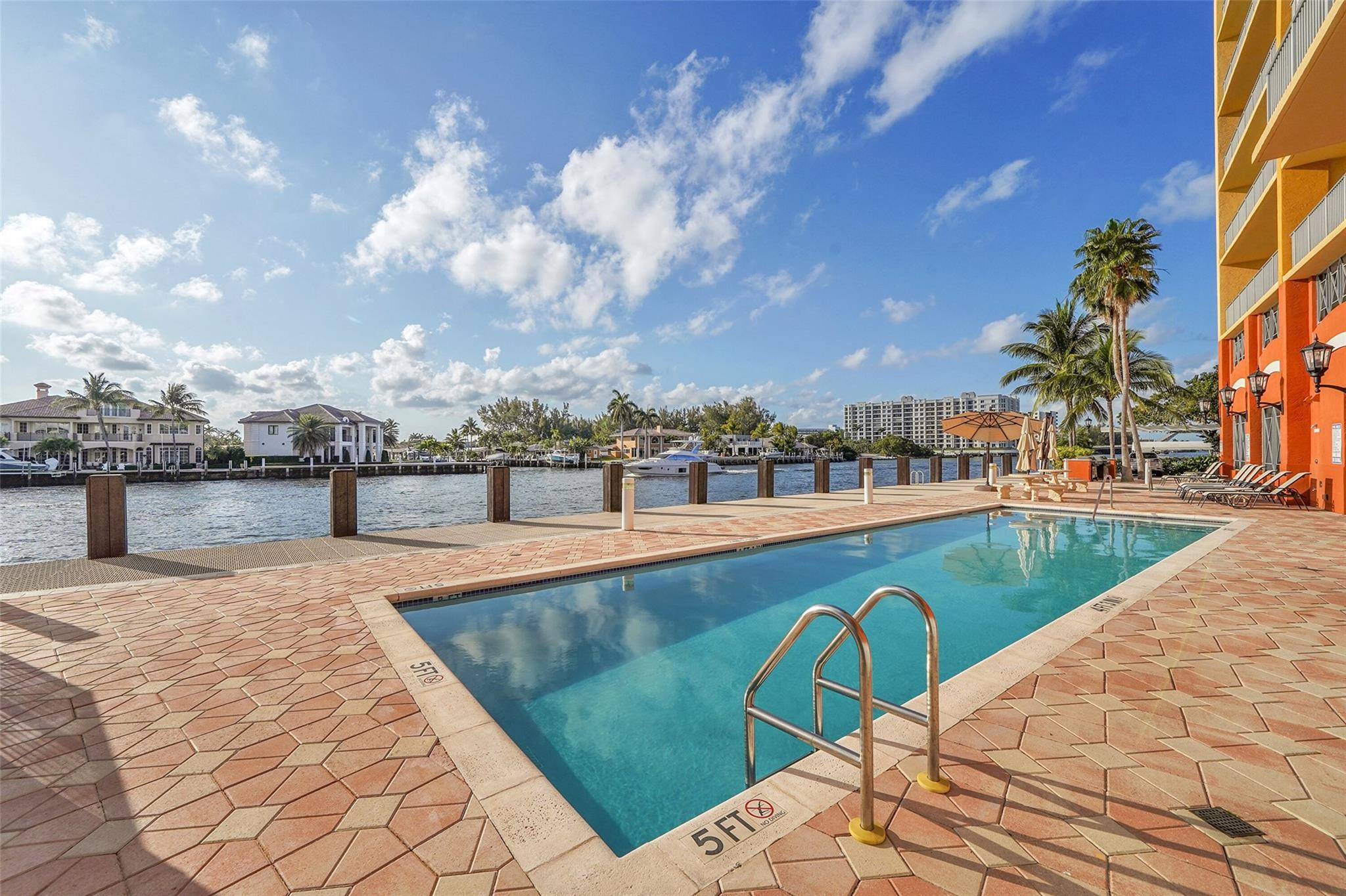 821 N Riverside Drive Ph2 Property Photo 82