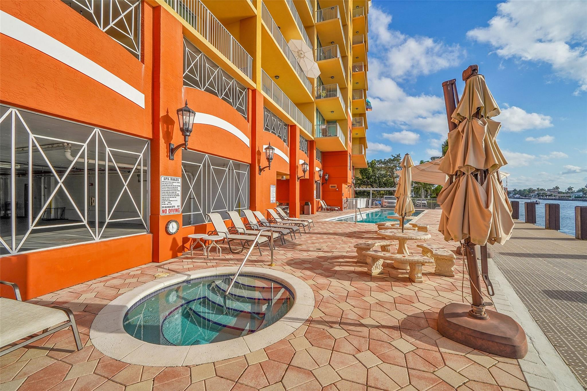 821 N Riverside Drive Ph2 Property Photo 86