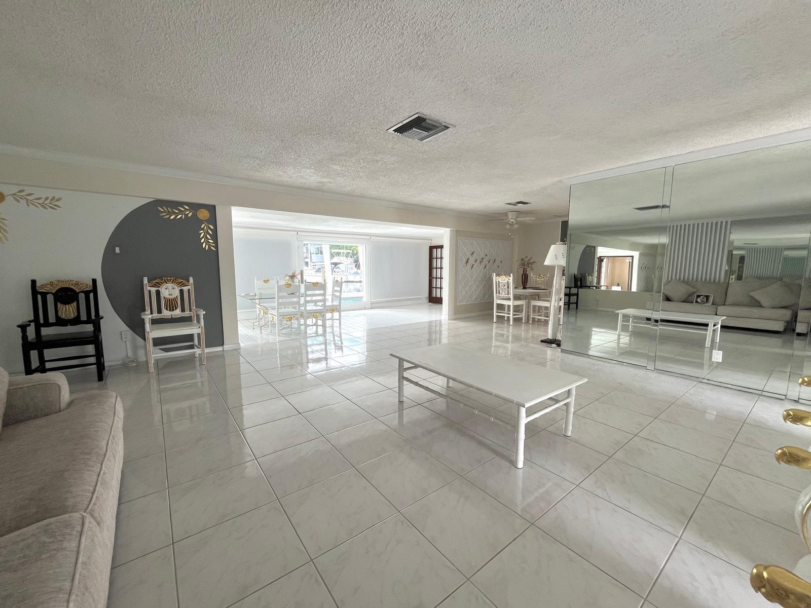 85 Fiesta Way Property Photo 5