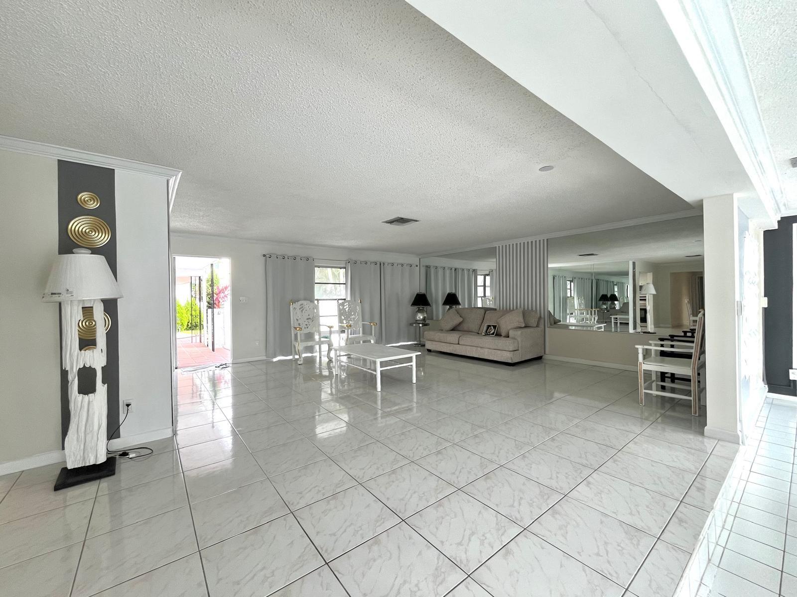 85 Fiesta Way Property Photo 6