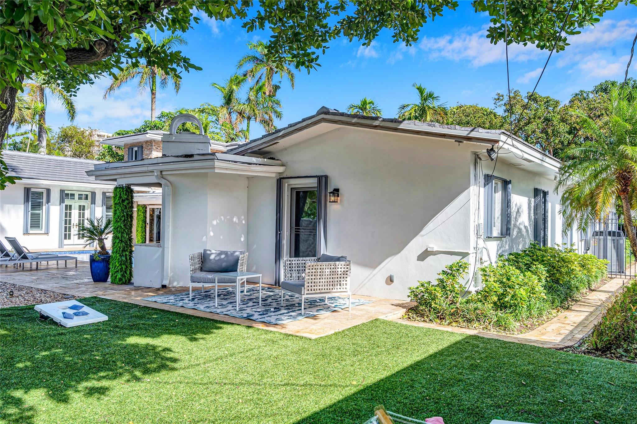 1401 S Ocean Dr Property Photo 4