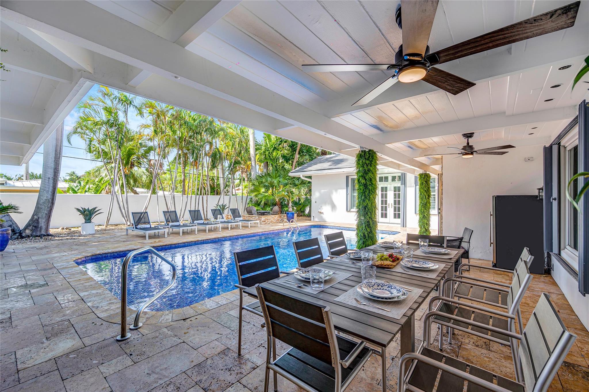 1401 S Ocean Dr Property Photo 8