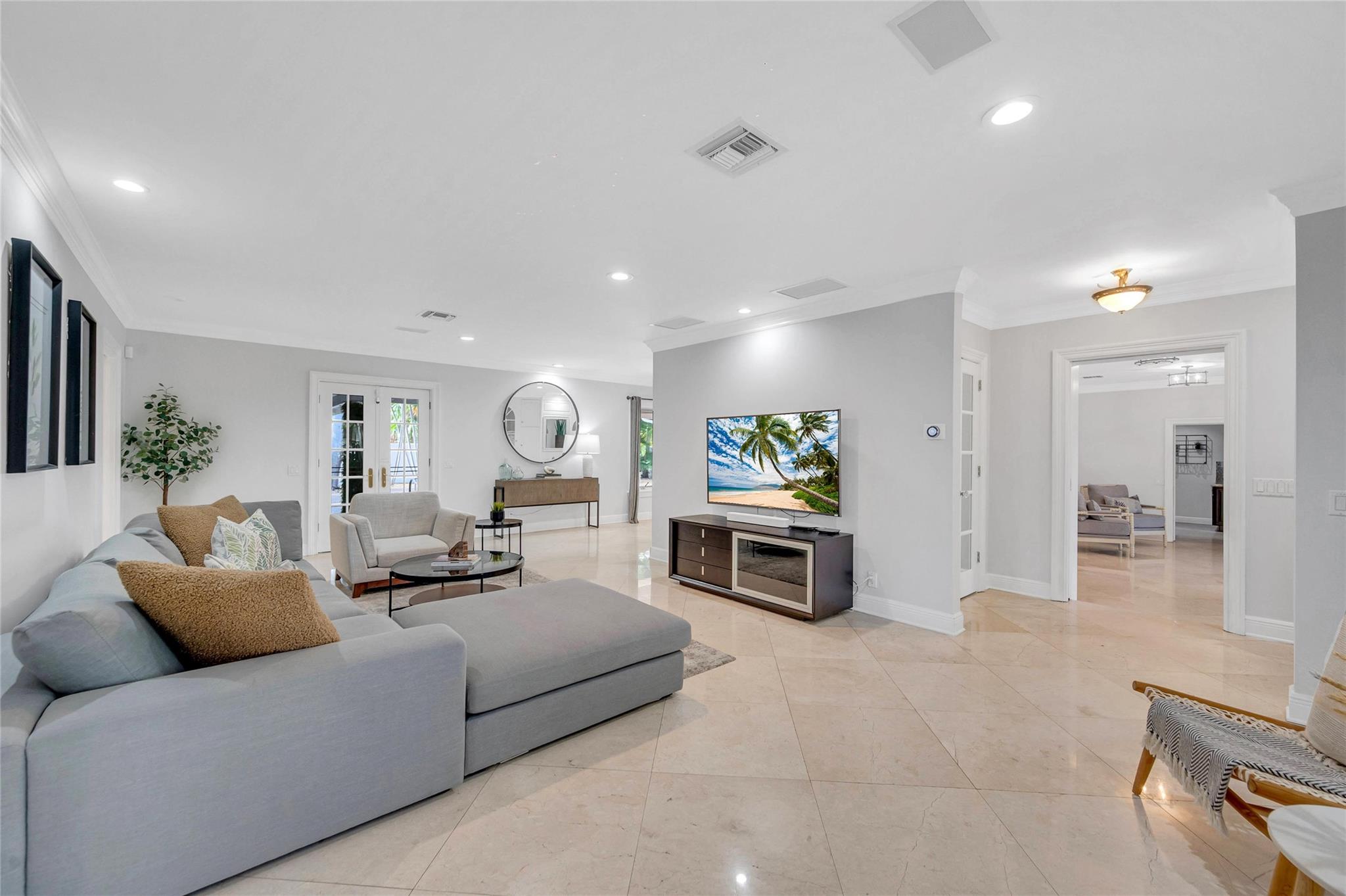 1401 S Ocean Dr Property Photo 10