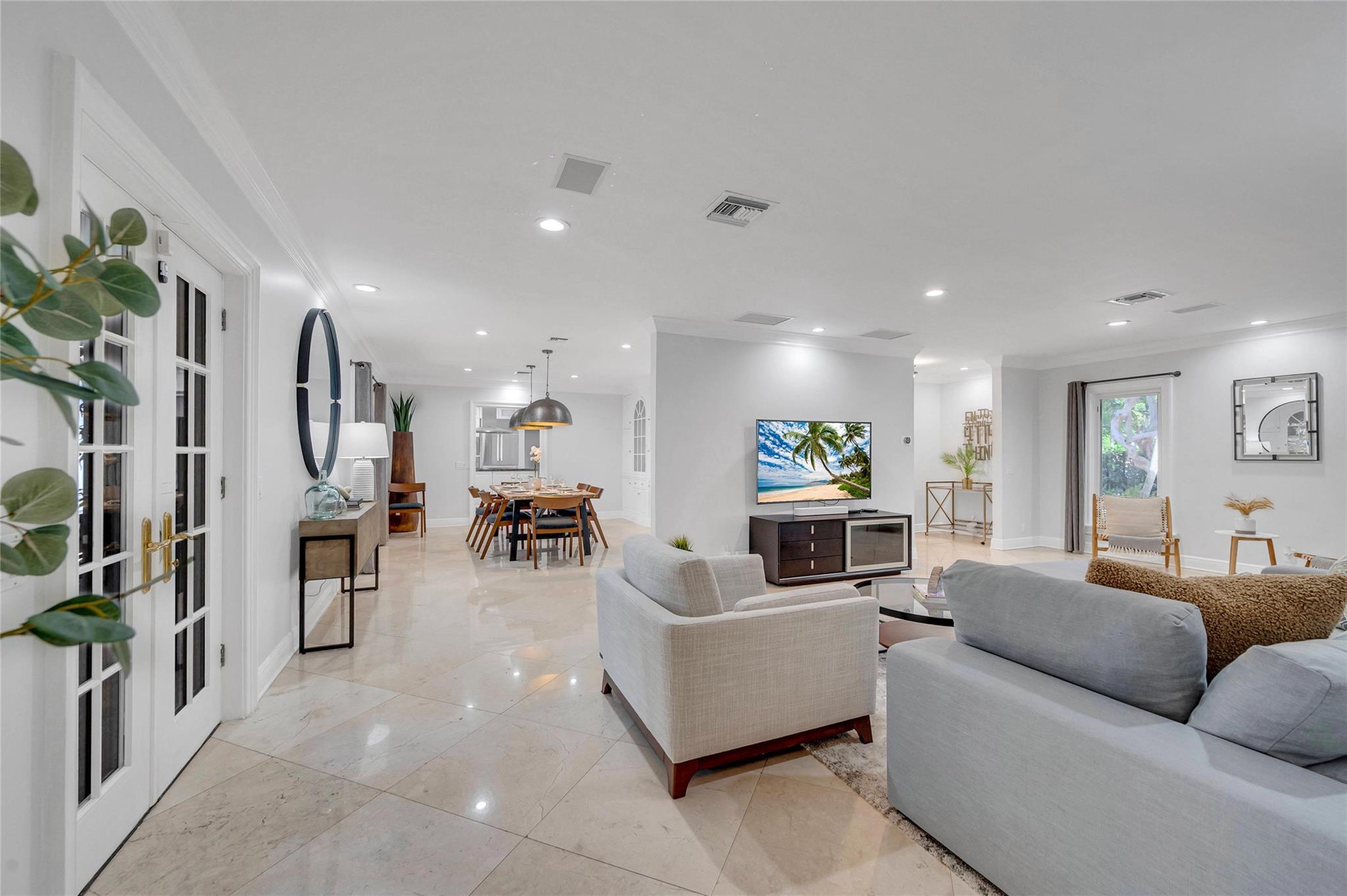 1401 S Ocean Dr Property Photo 11