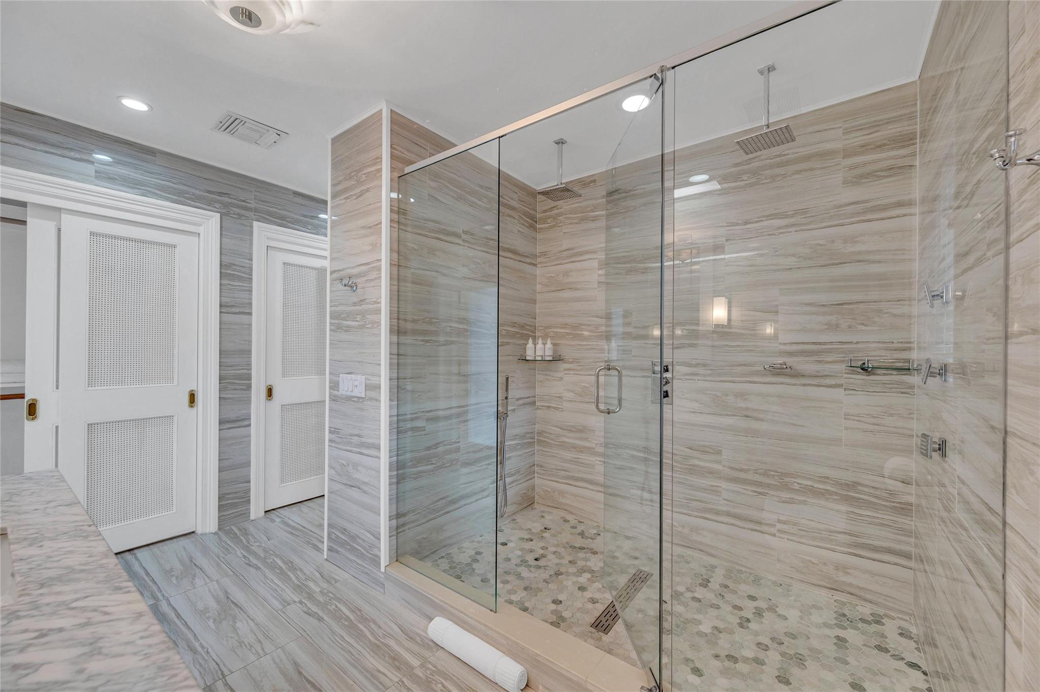 1401 S Ocean Dr Property Photo 20