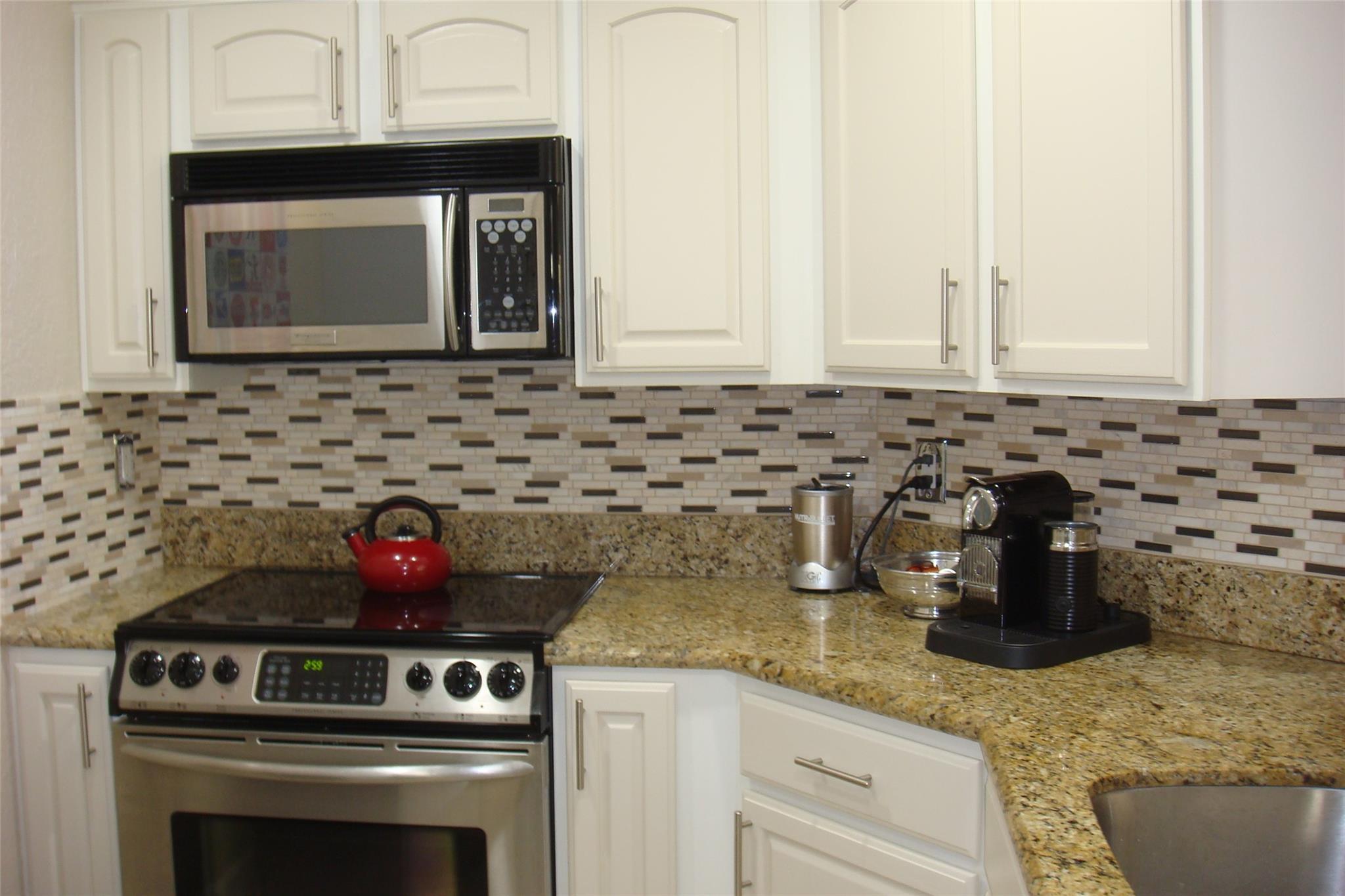 1515 E Broward Blvd 121 Property Photo 8