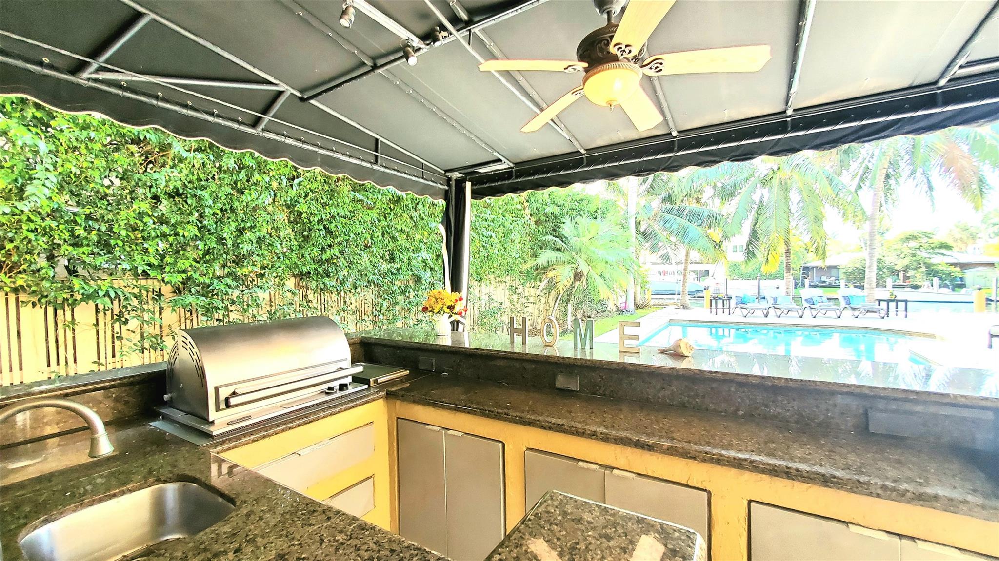 2626 Barcelona Dr Property Photo 4