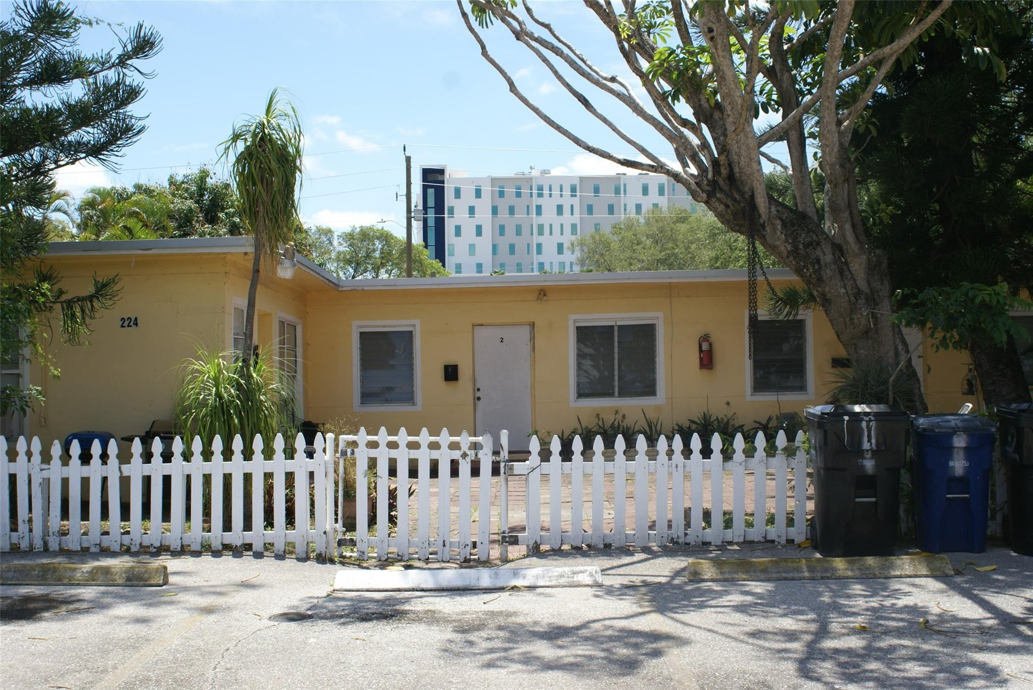 F10485772 Property Photo 7