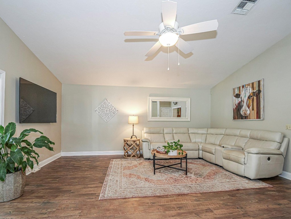 2180 Seville Avenue Property Photo 34