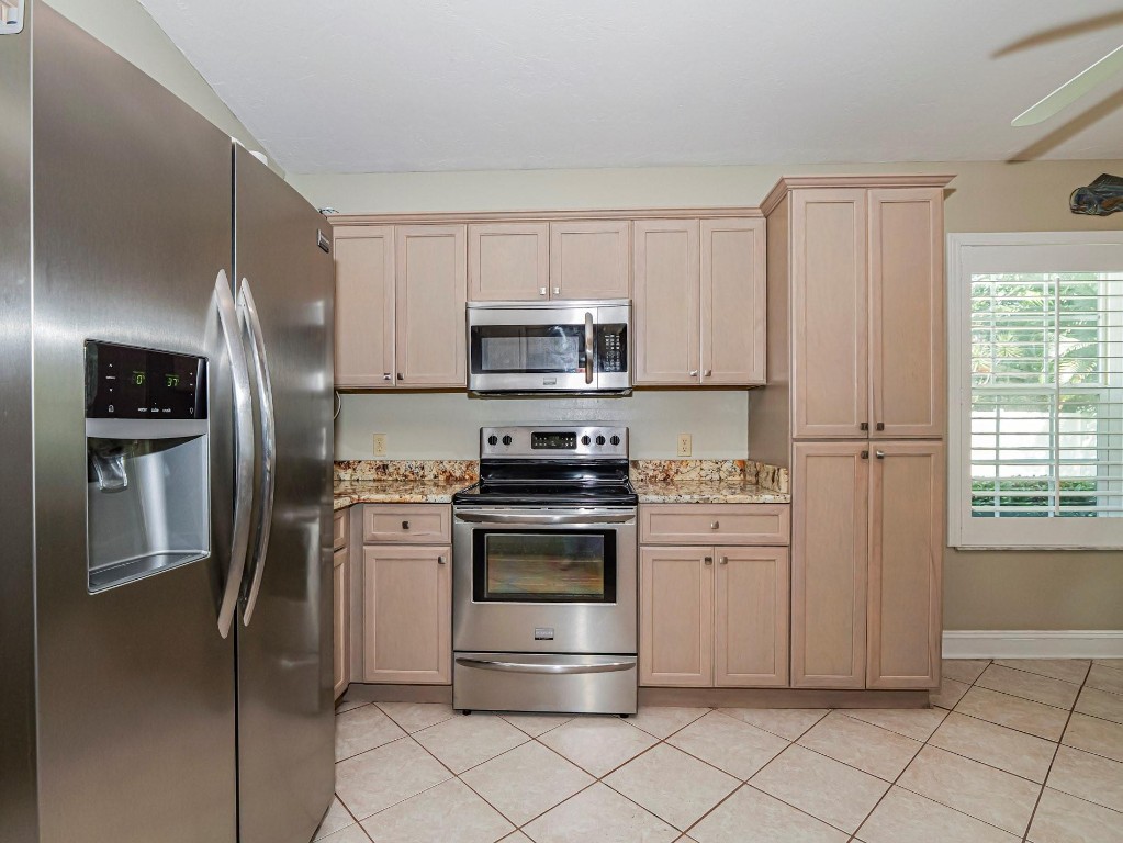 2180 Seville Avenue Property Photo 39