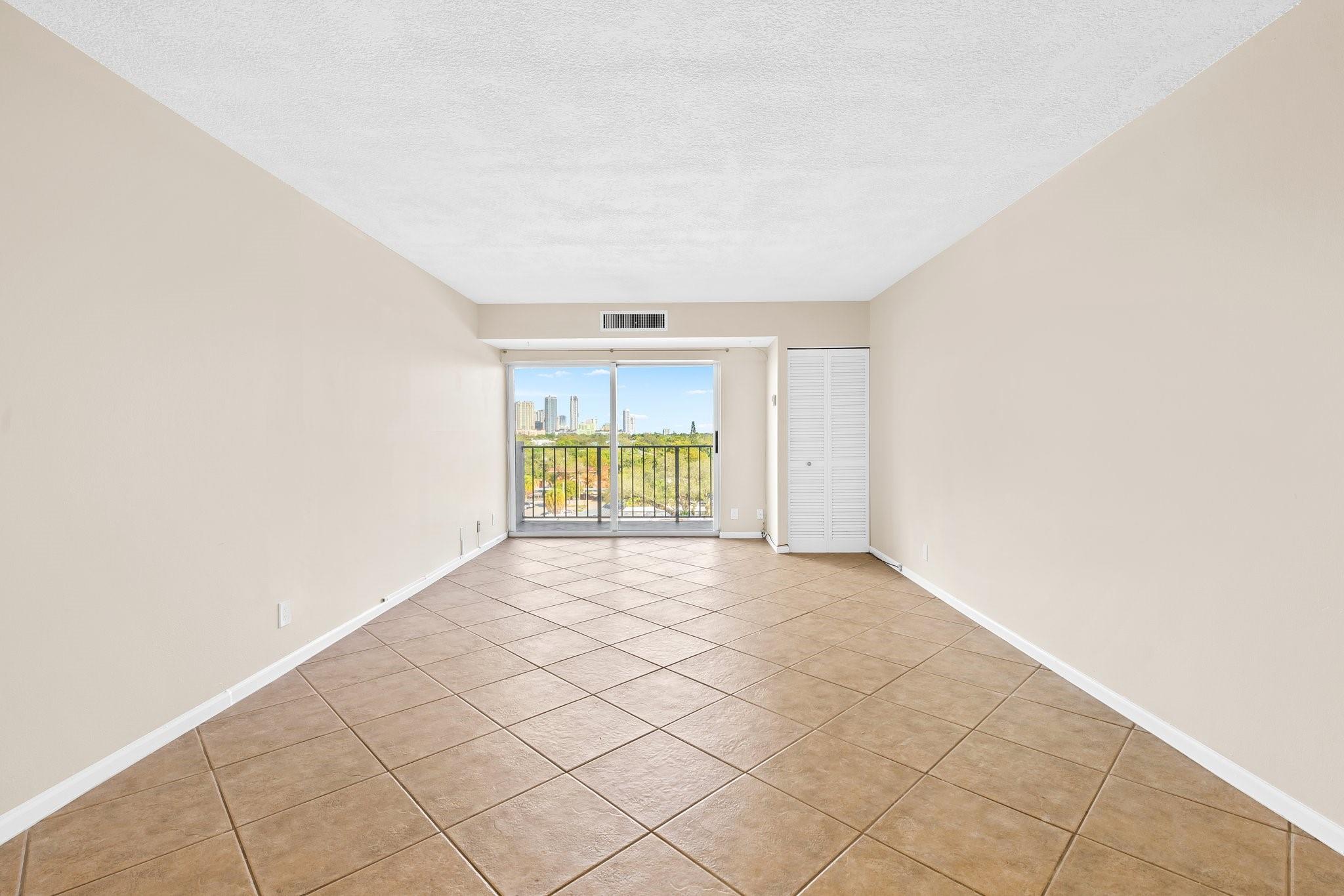 1625 Se 10th Ave 608 Property Photo 5